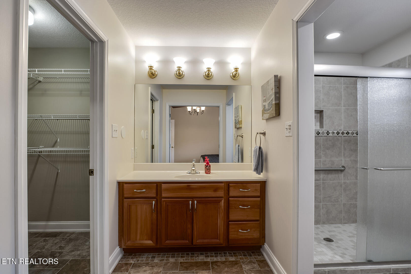 3220 Lightspring Lane Knoxville TN 37917