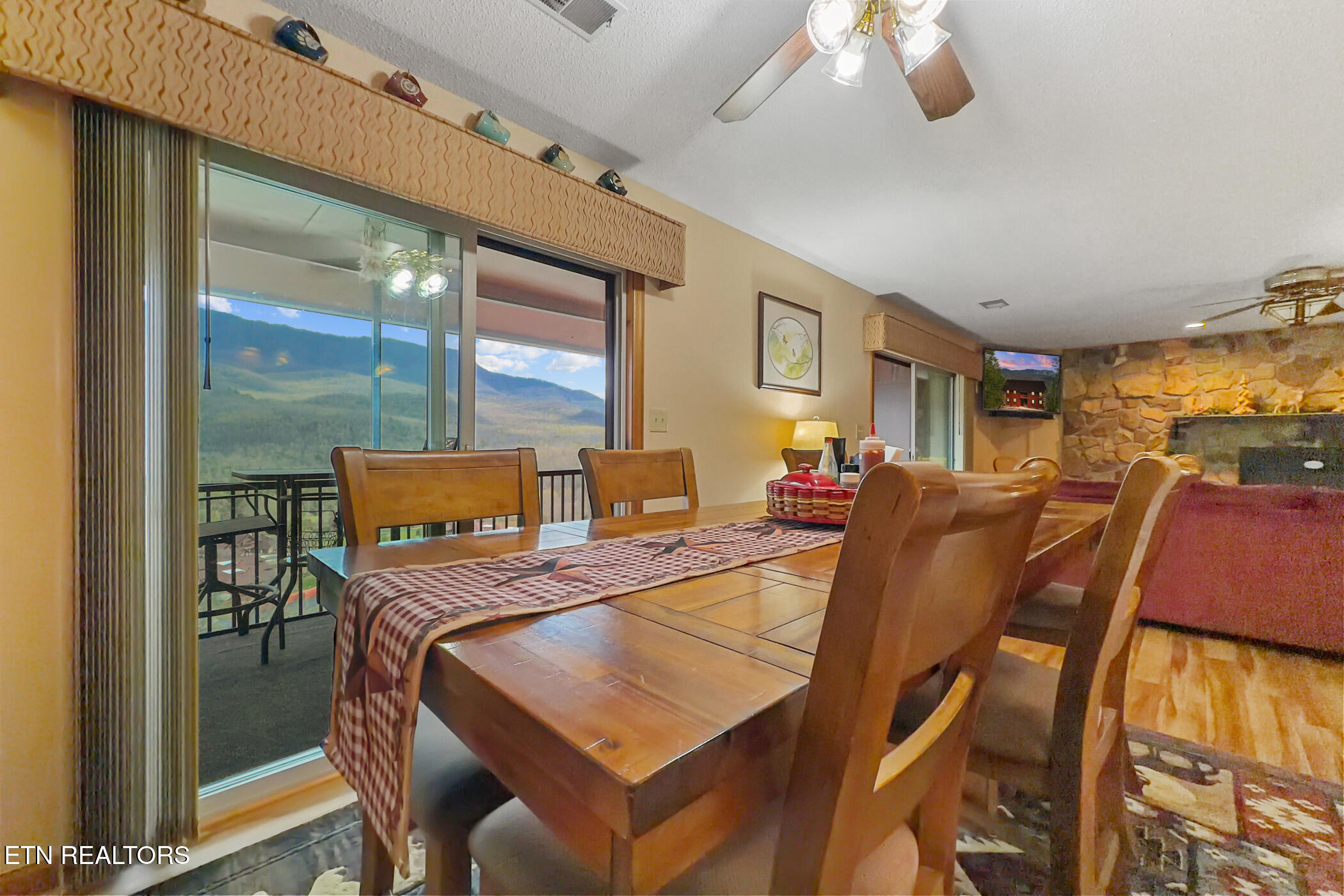 429 Deer Path Lane Gatlinburg TN 37738