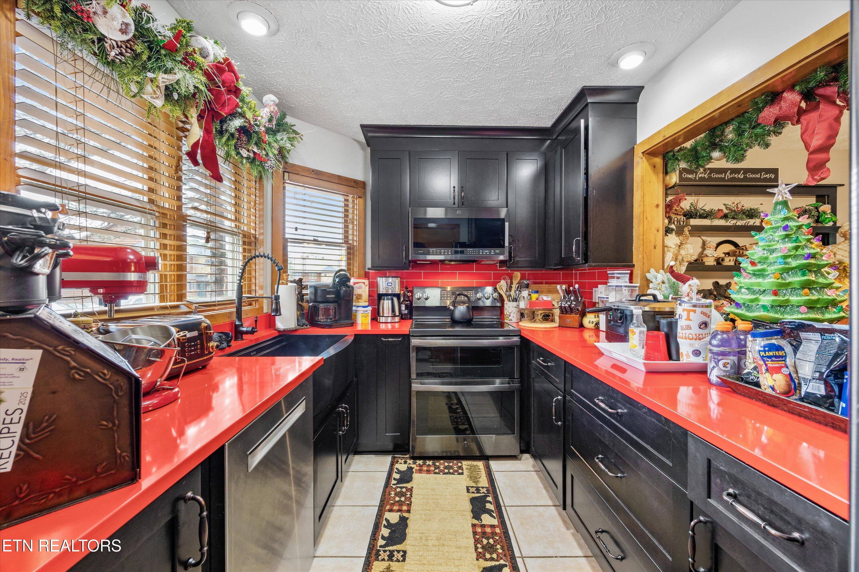 2044 Hickory Ridge Way Sevierville TN 37862