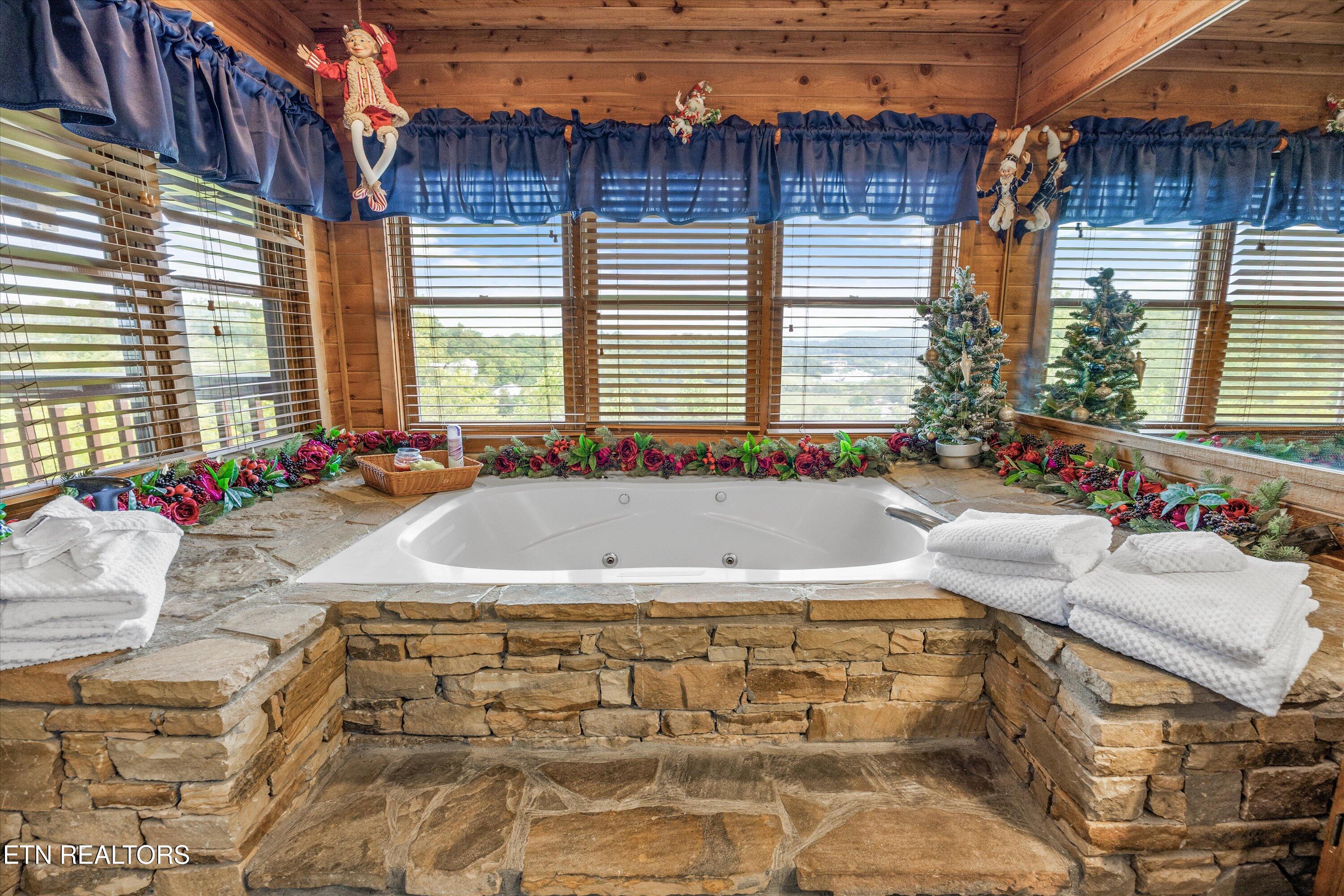 2044 Hickory Ridge Way Sevierville TN 37862