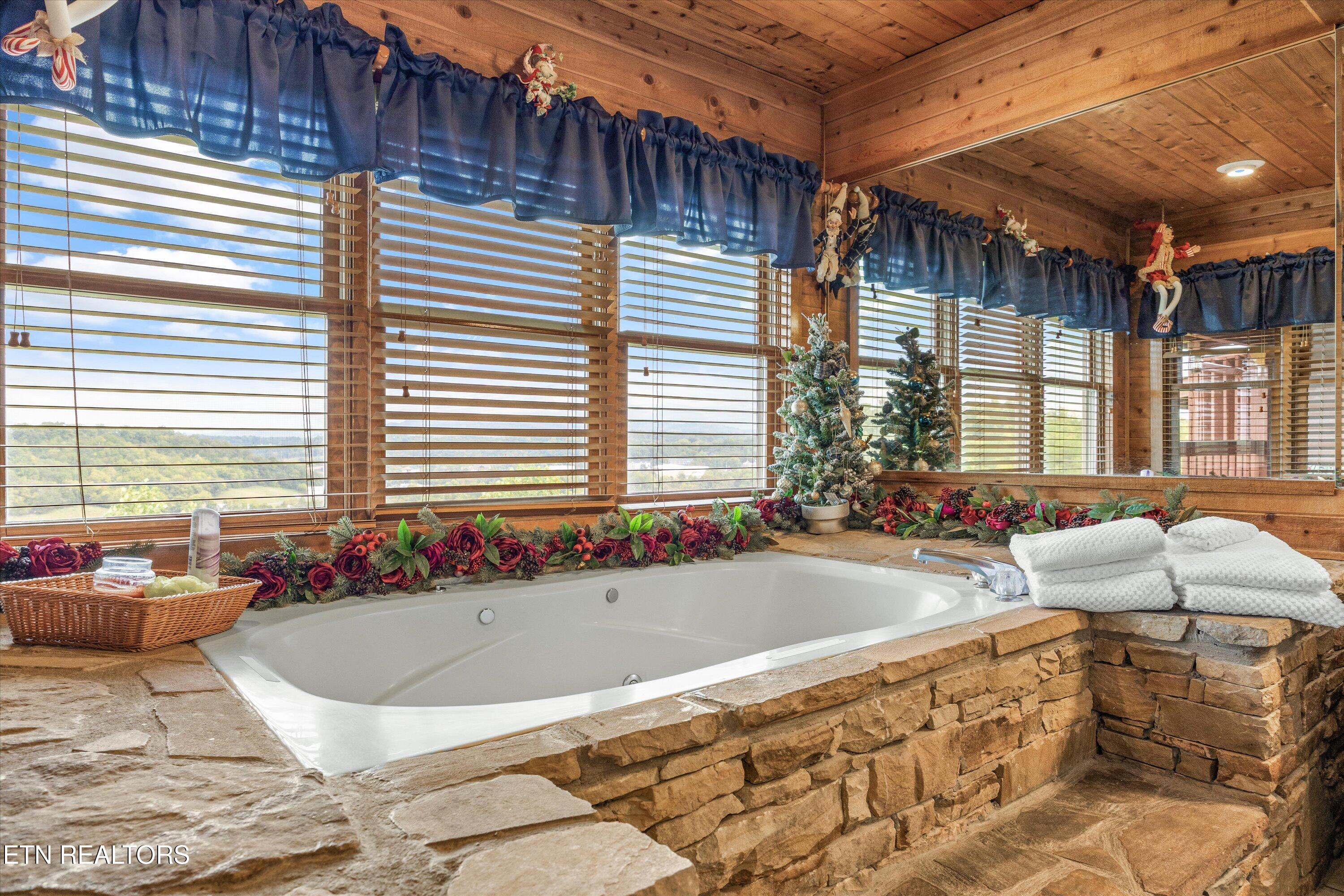 2044 Hickory Ridge Way Sevierville TN 37862