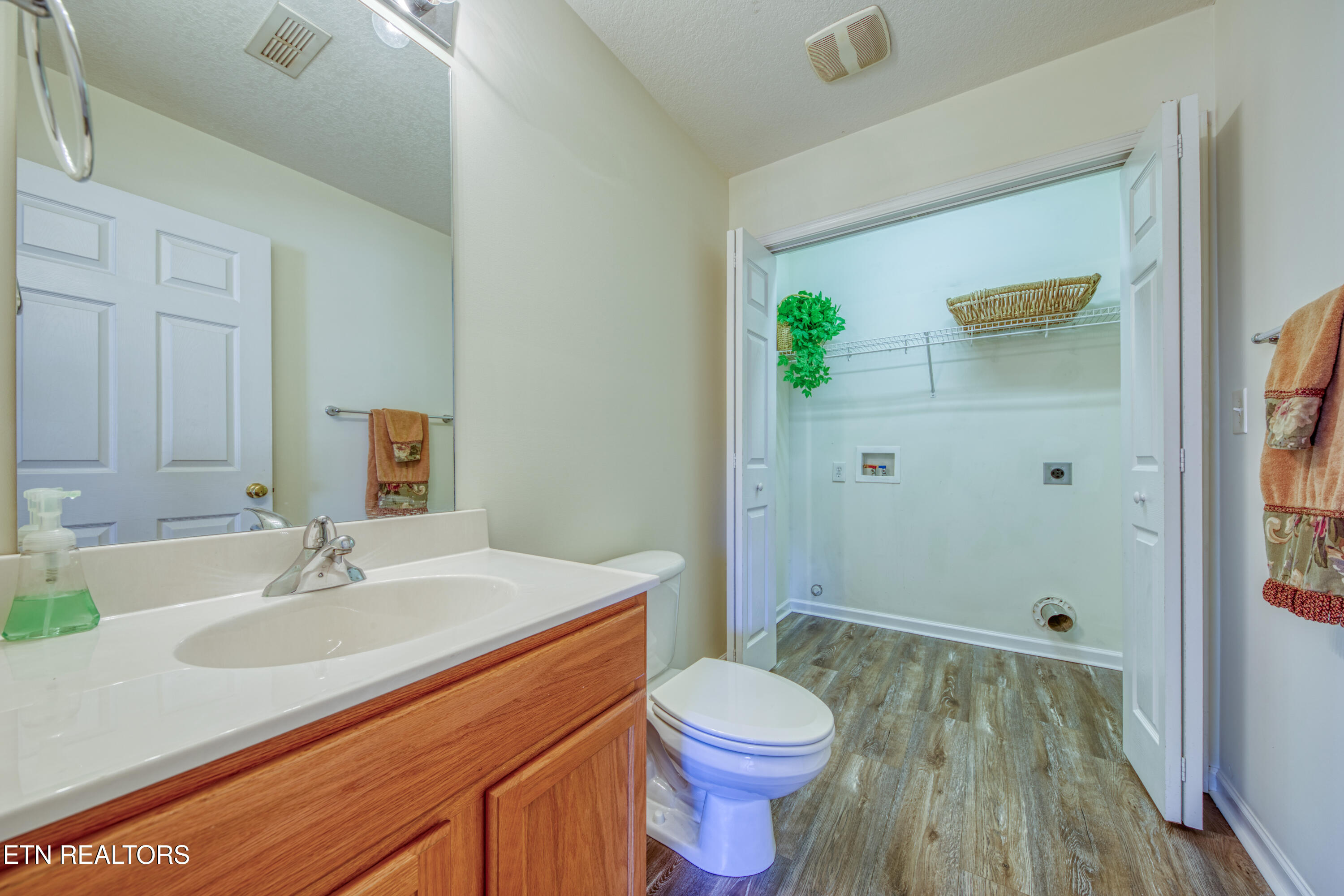 1709 Maple View Way Knoxville TN 37918