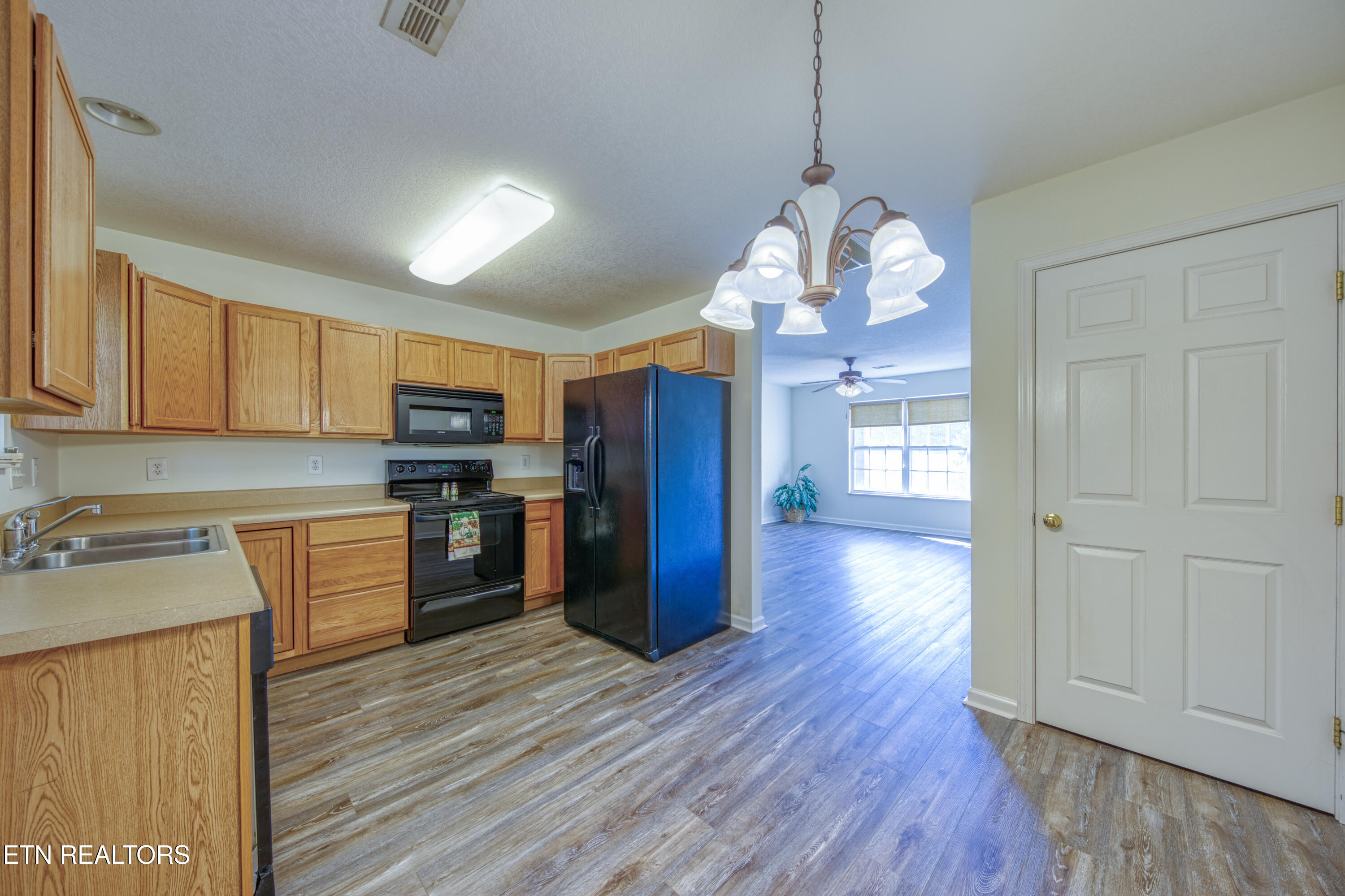 1709 Maple View Way Knoxville TN 37918