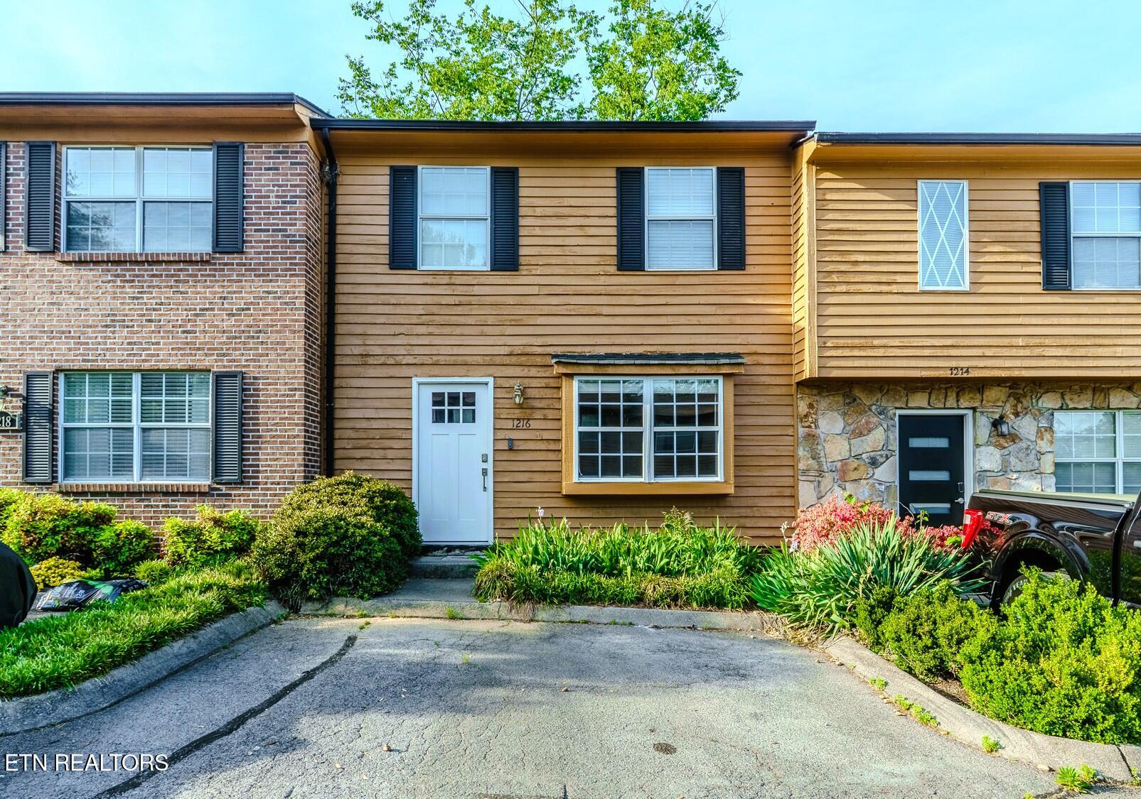 1216 Crest Brook Drive Knoxville TN 37923