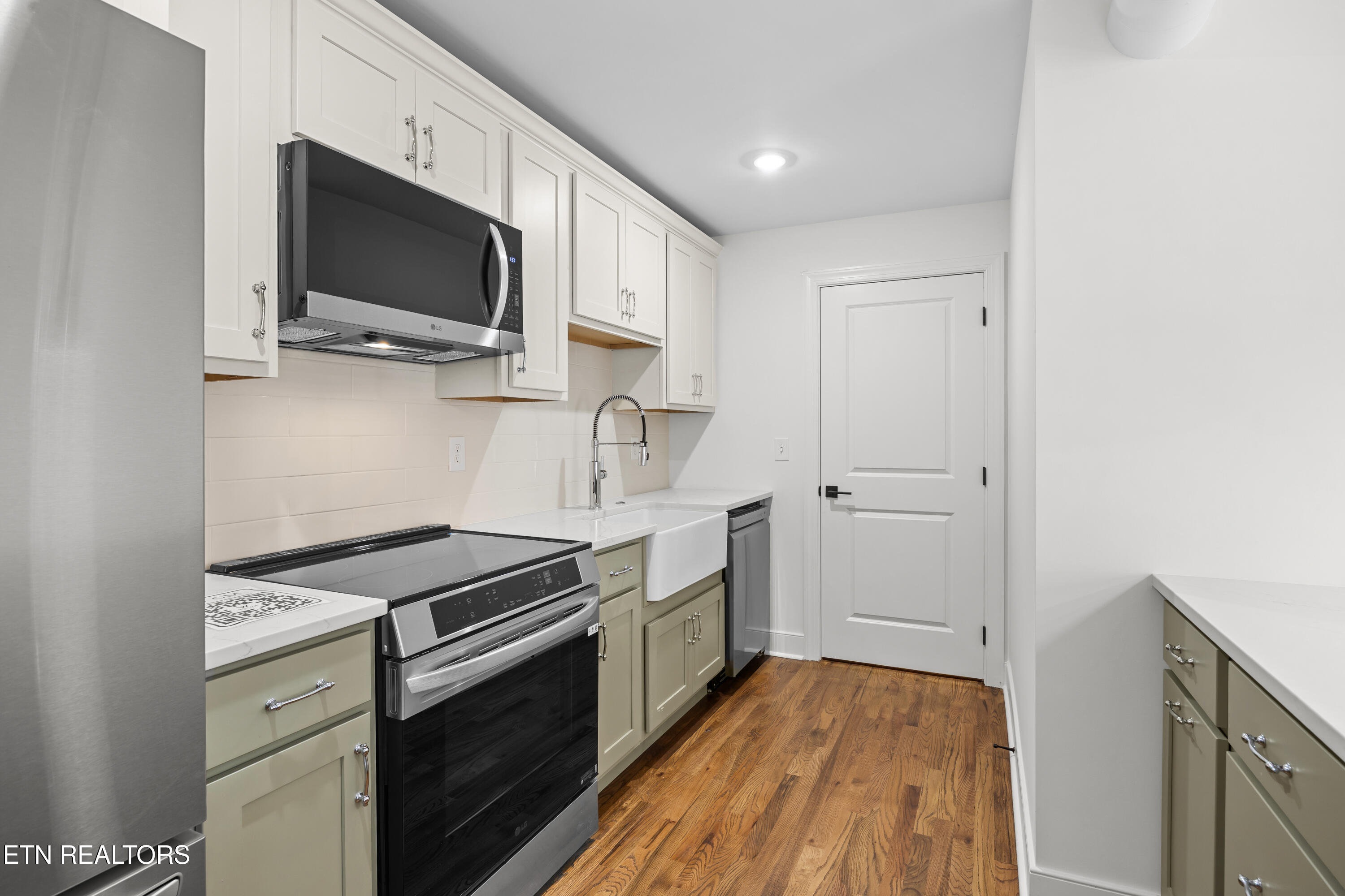 2724 E Magnolia Avenue Knoxville TN 37914