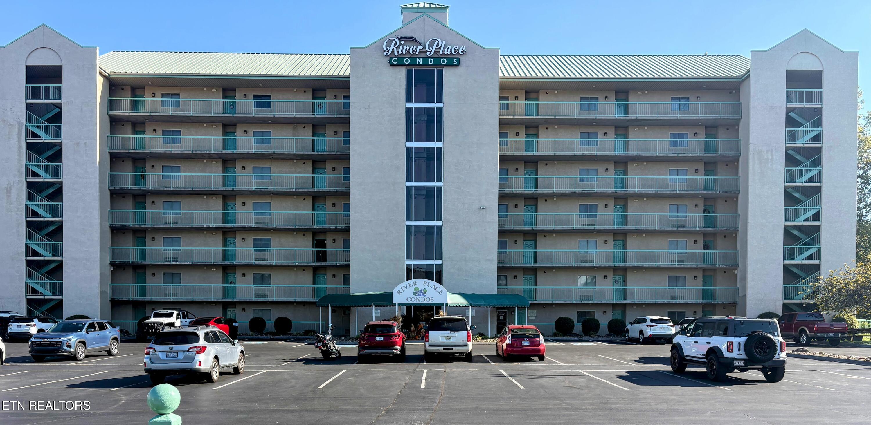 3215 N River Road Pigeon Forge TN 37863