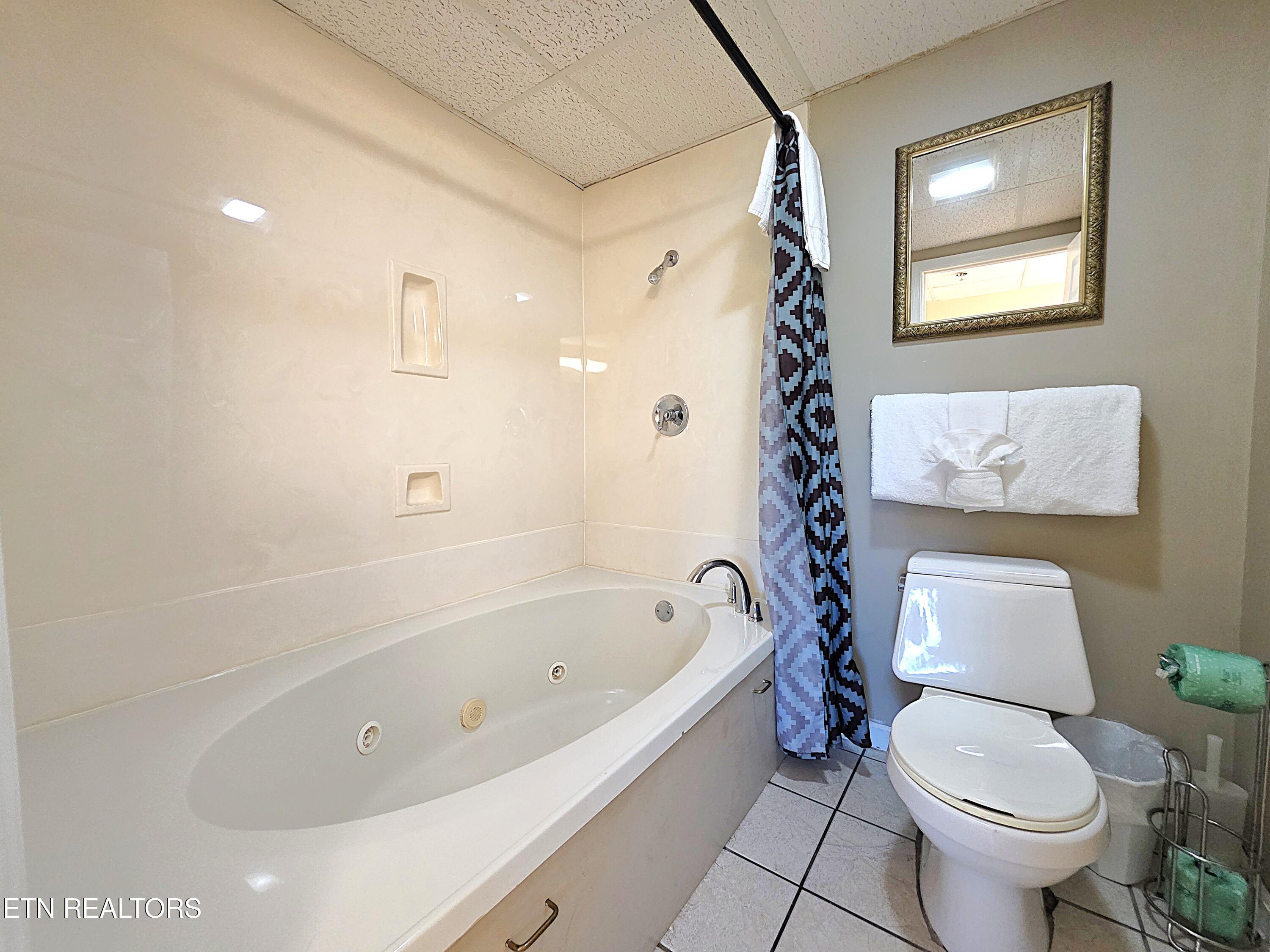 3215 N River Road Pigeon Forge TN 37863