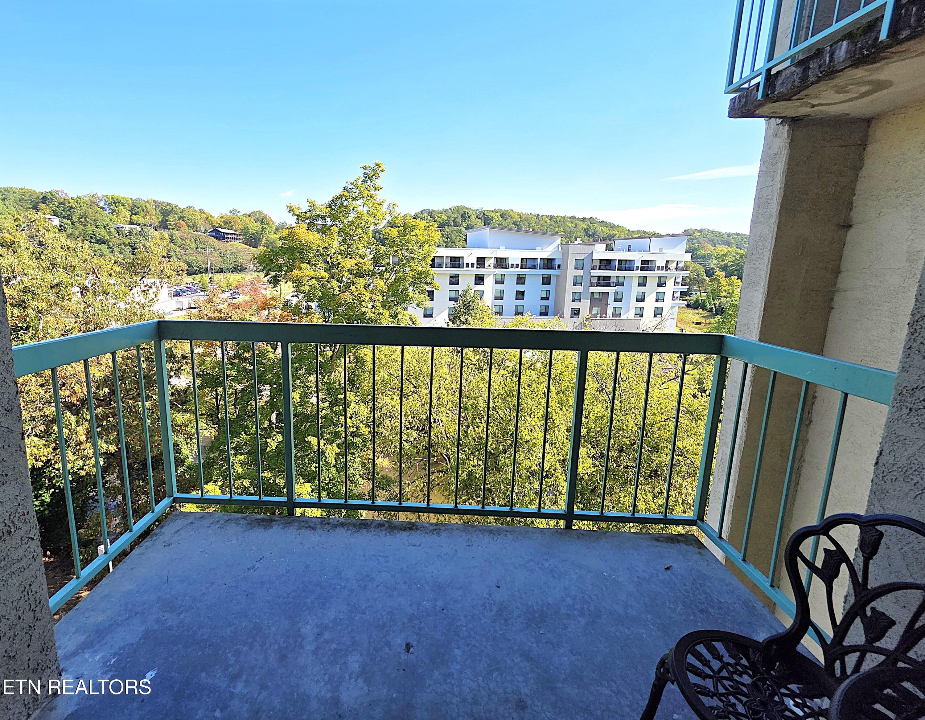 3215 N River Road Pigeon Forge TN 37863