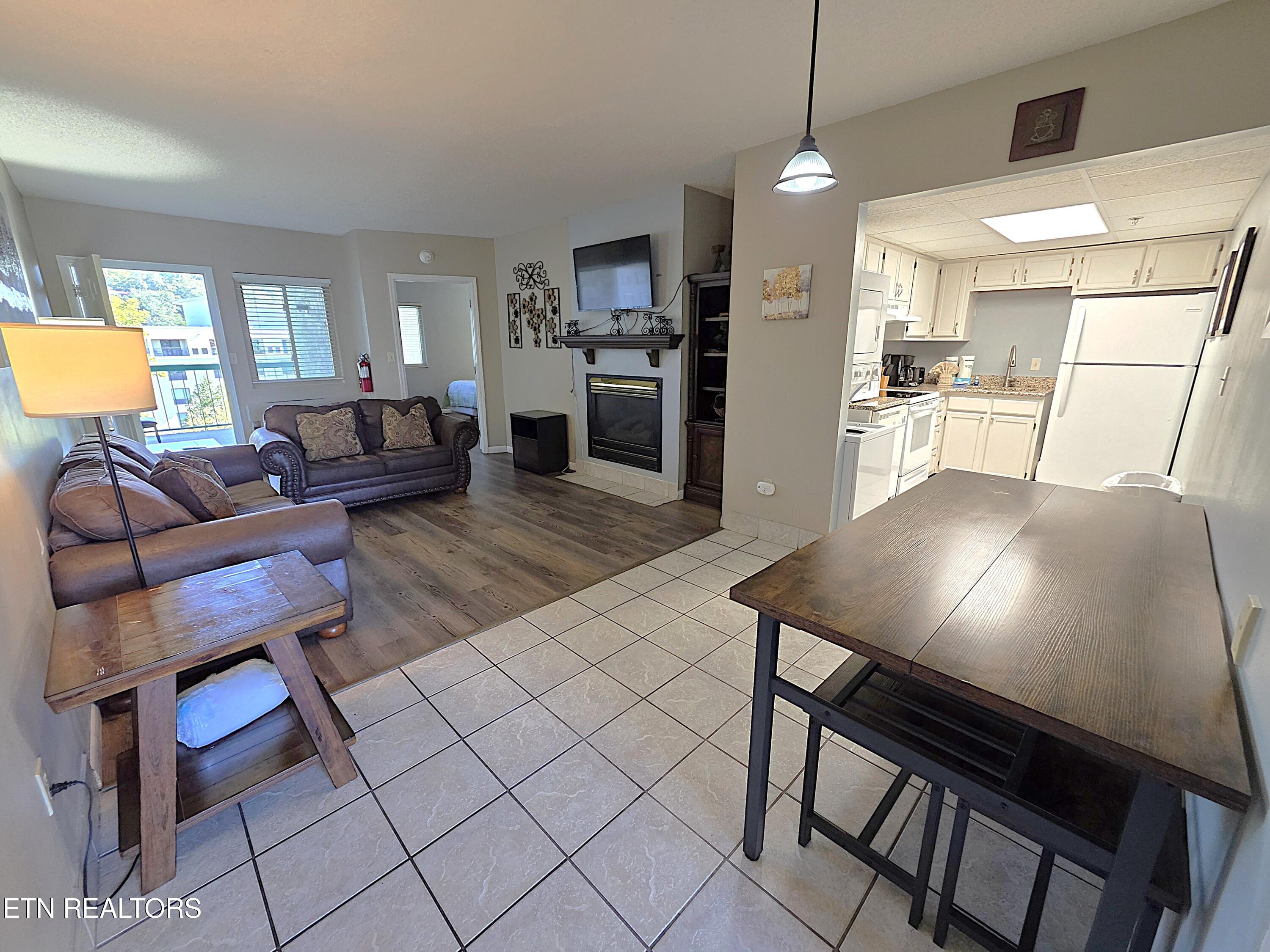 3215 N River Road Pigeon Forge TN 37863