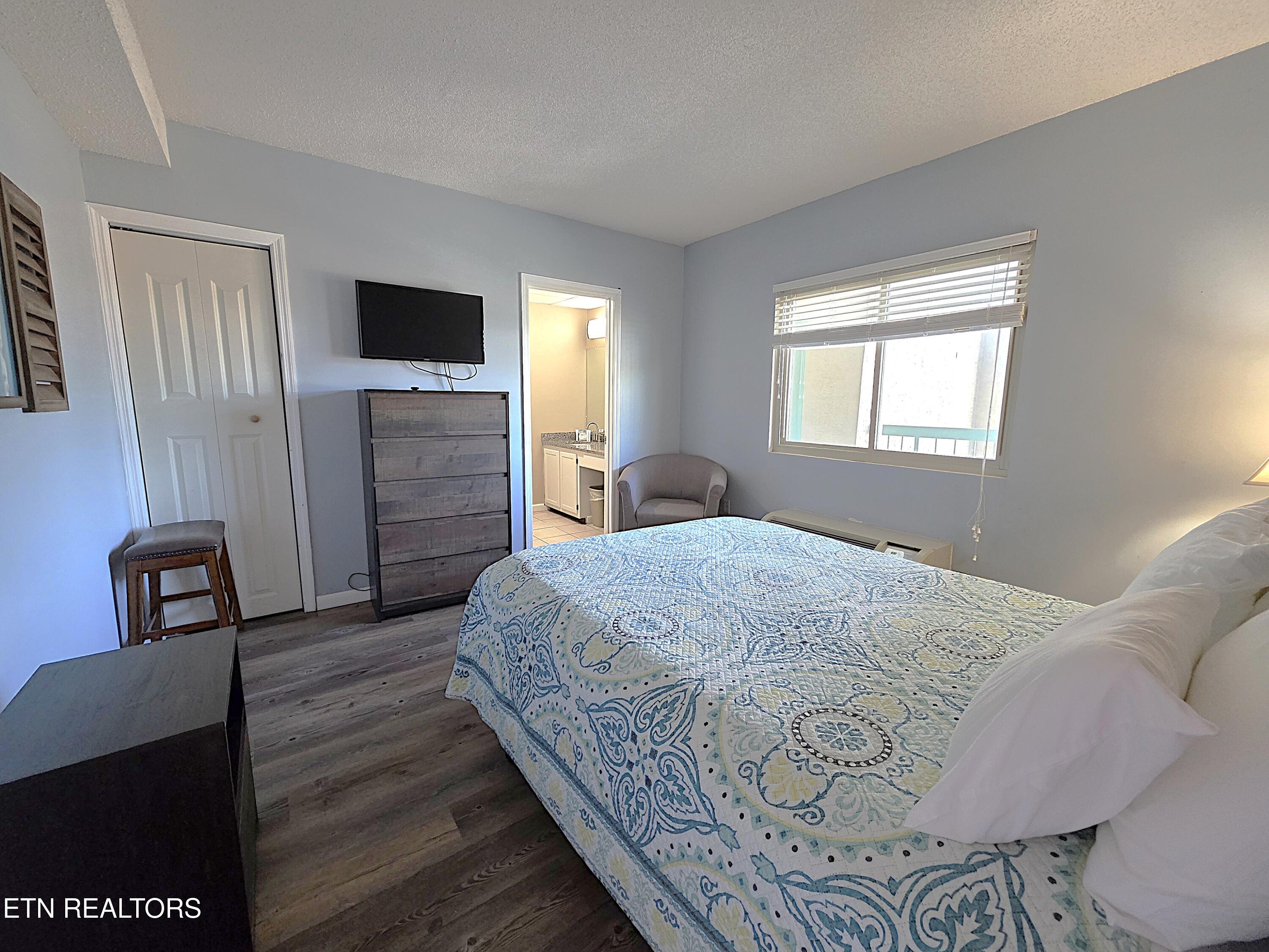 3215 N River Road Pigeon Forge TN 37863