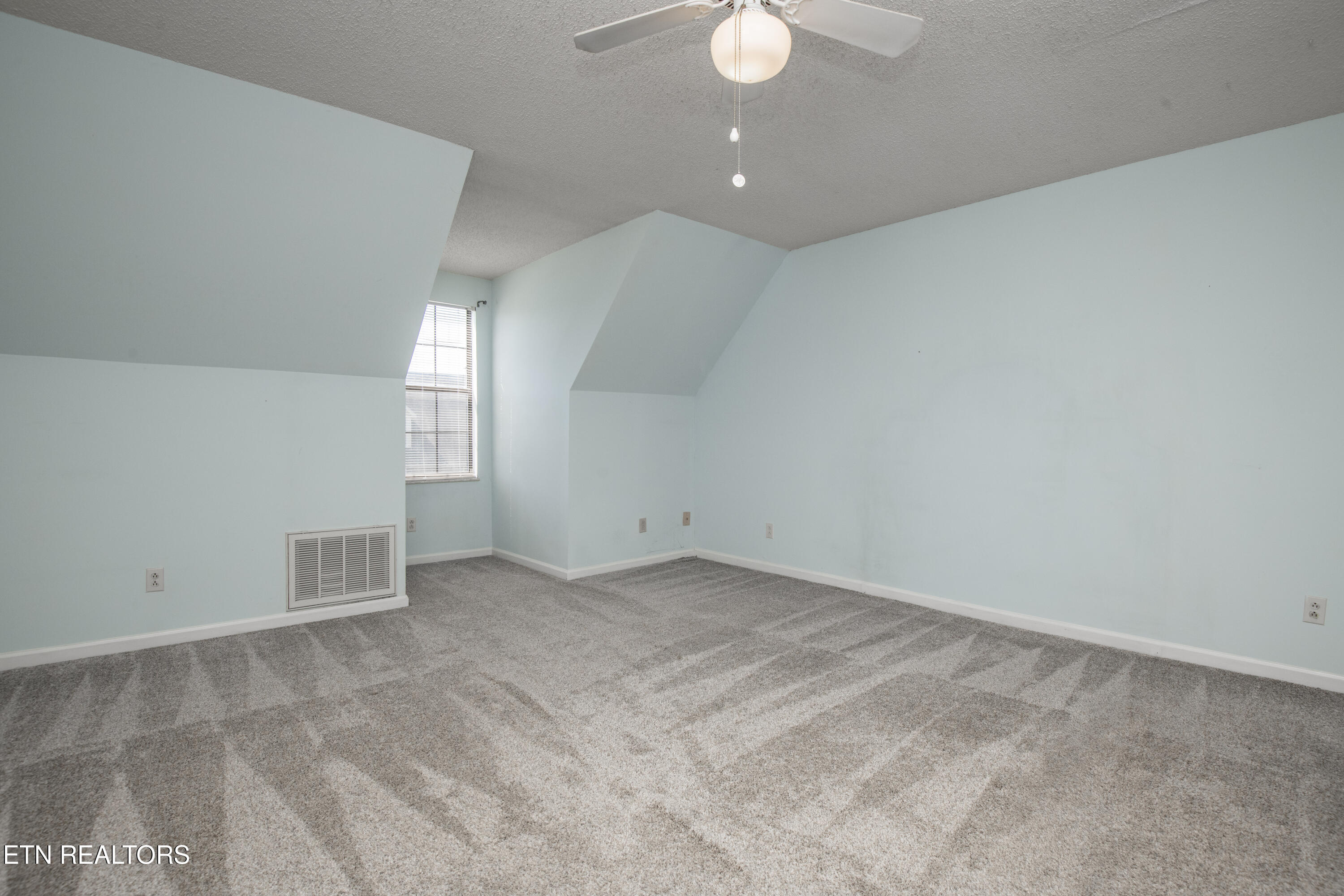 935 Chip Cove Lane Knoxville TN 37938