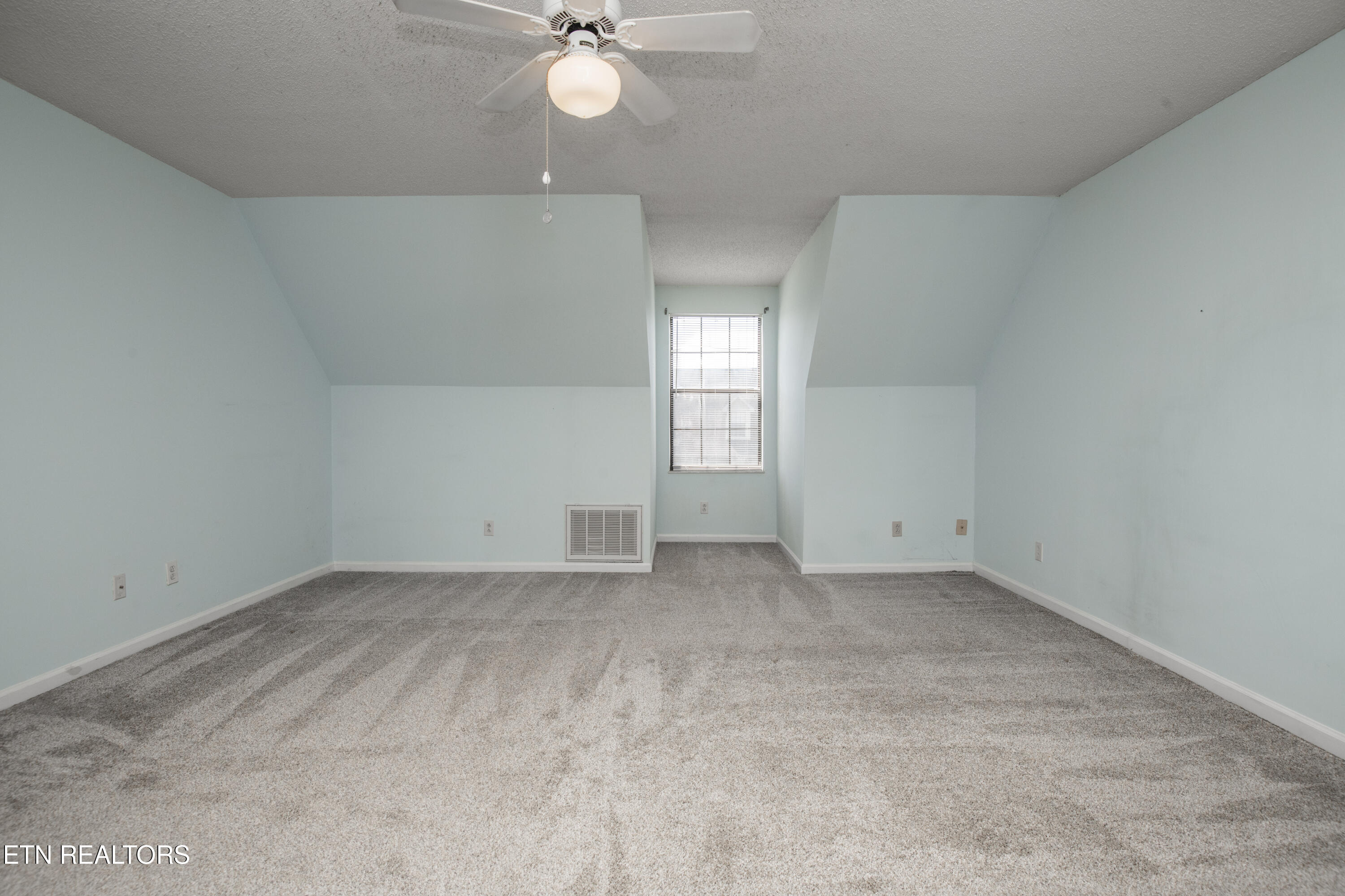 935 Chip Cove Lane Knoxville TN 37938