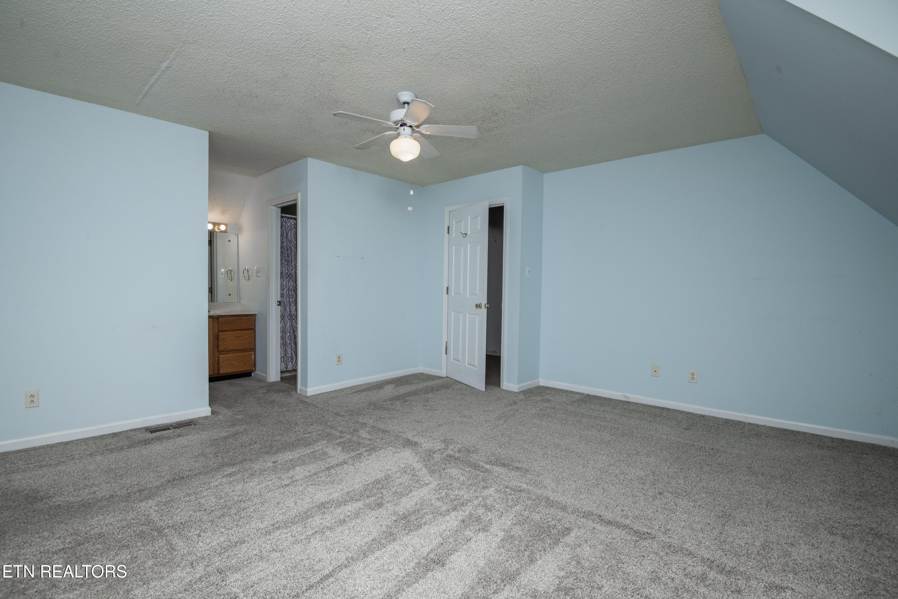935 Chip Cove Lane Knoxville TN 37938