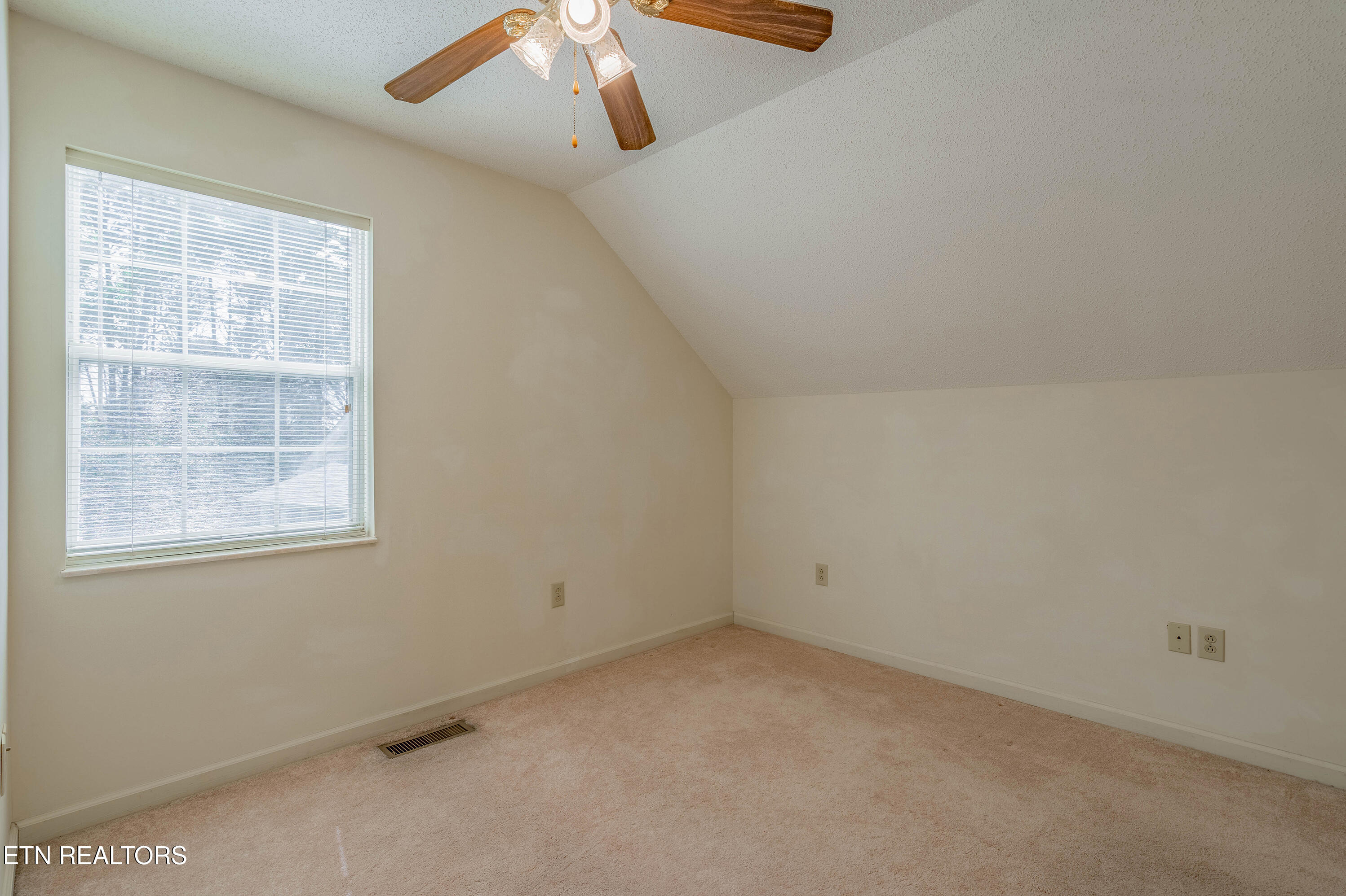 3043 Lee Highway Athens TN 37303