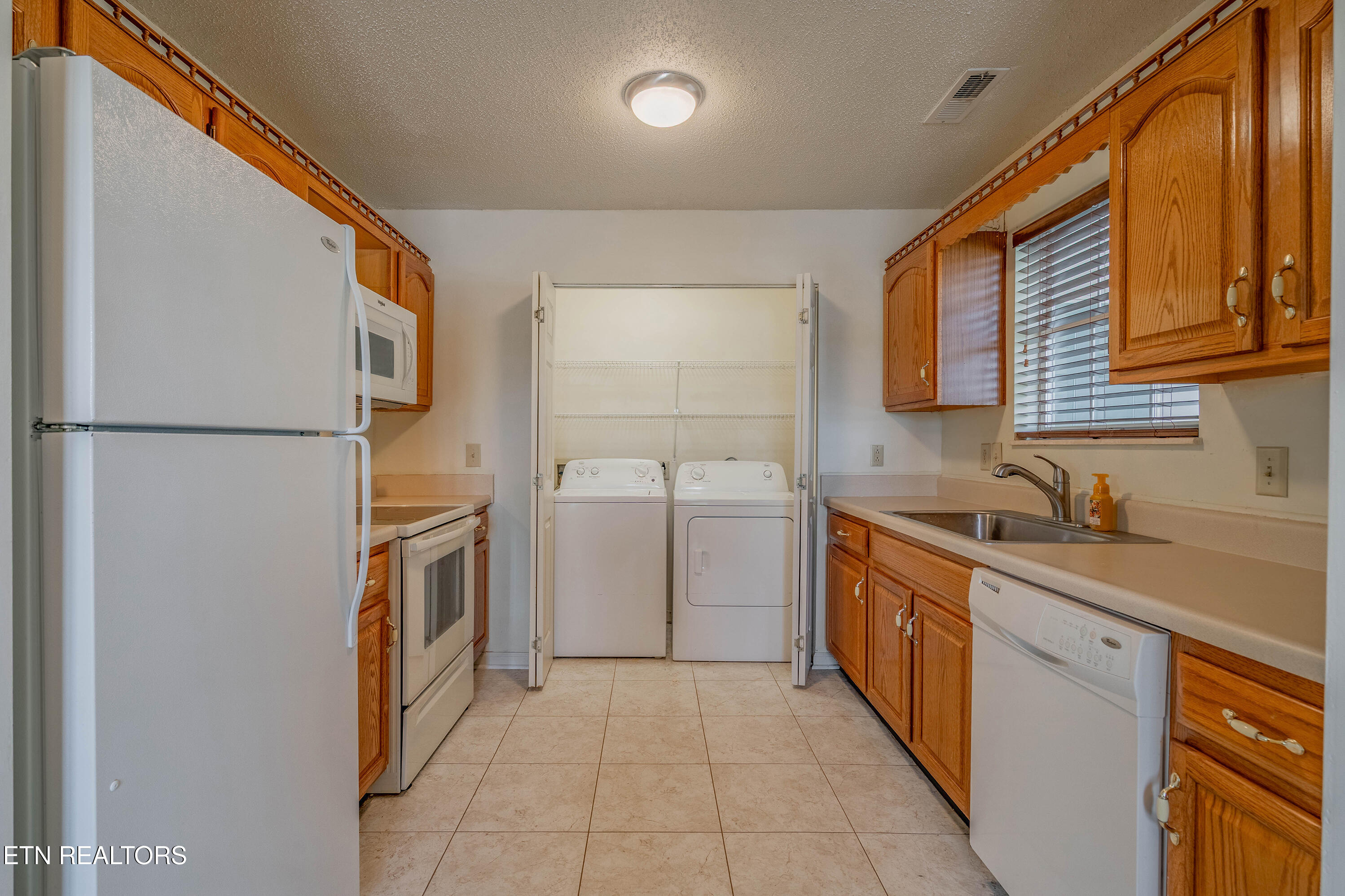 3043 Lee Highway Athens TN 37303
