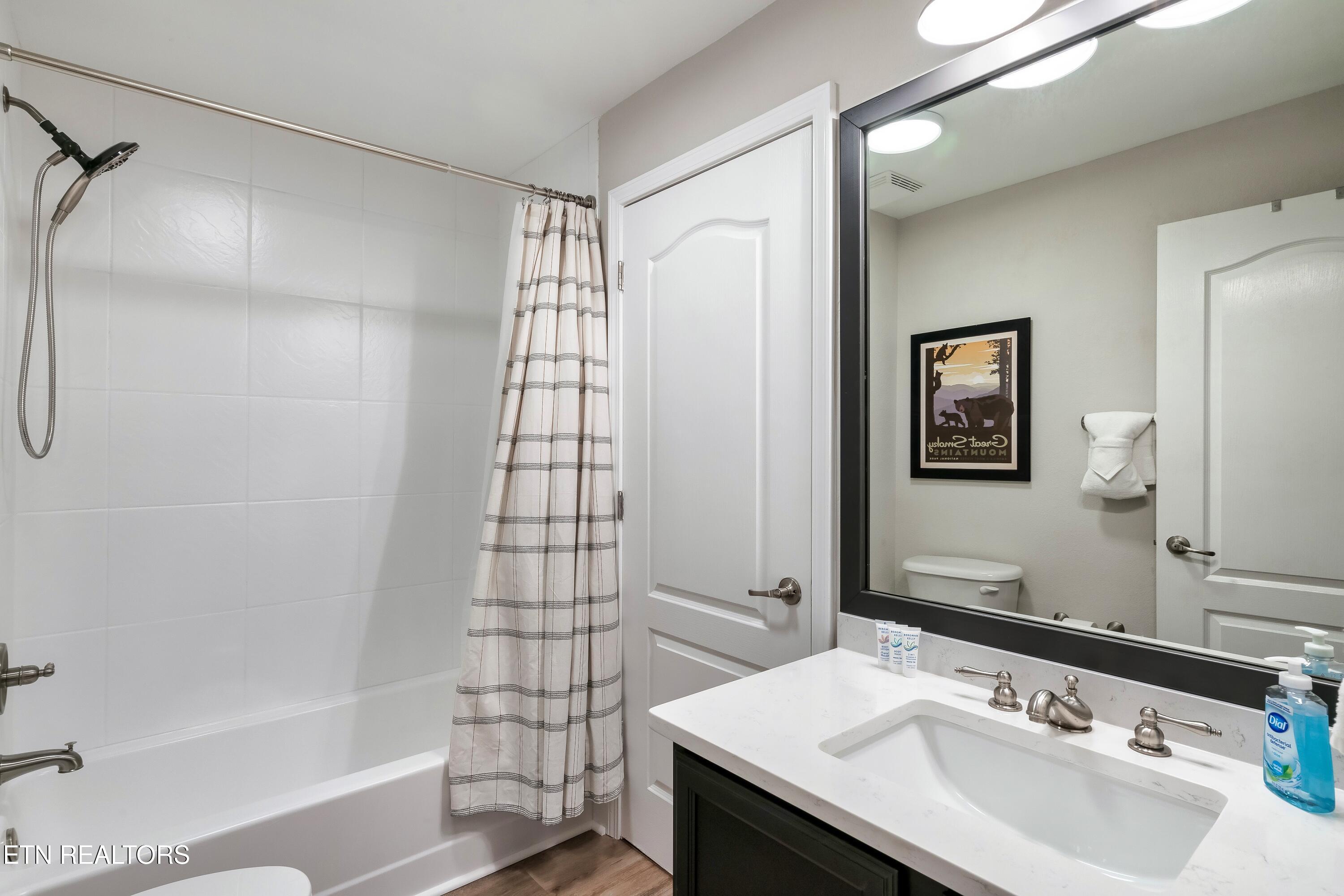 124 Plaza Drive Pigeon Forge TN 37863