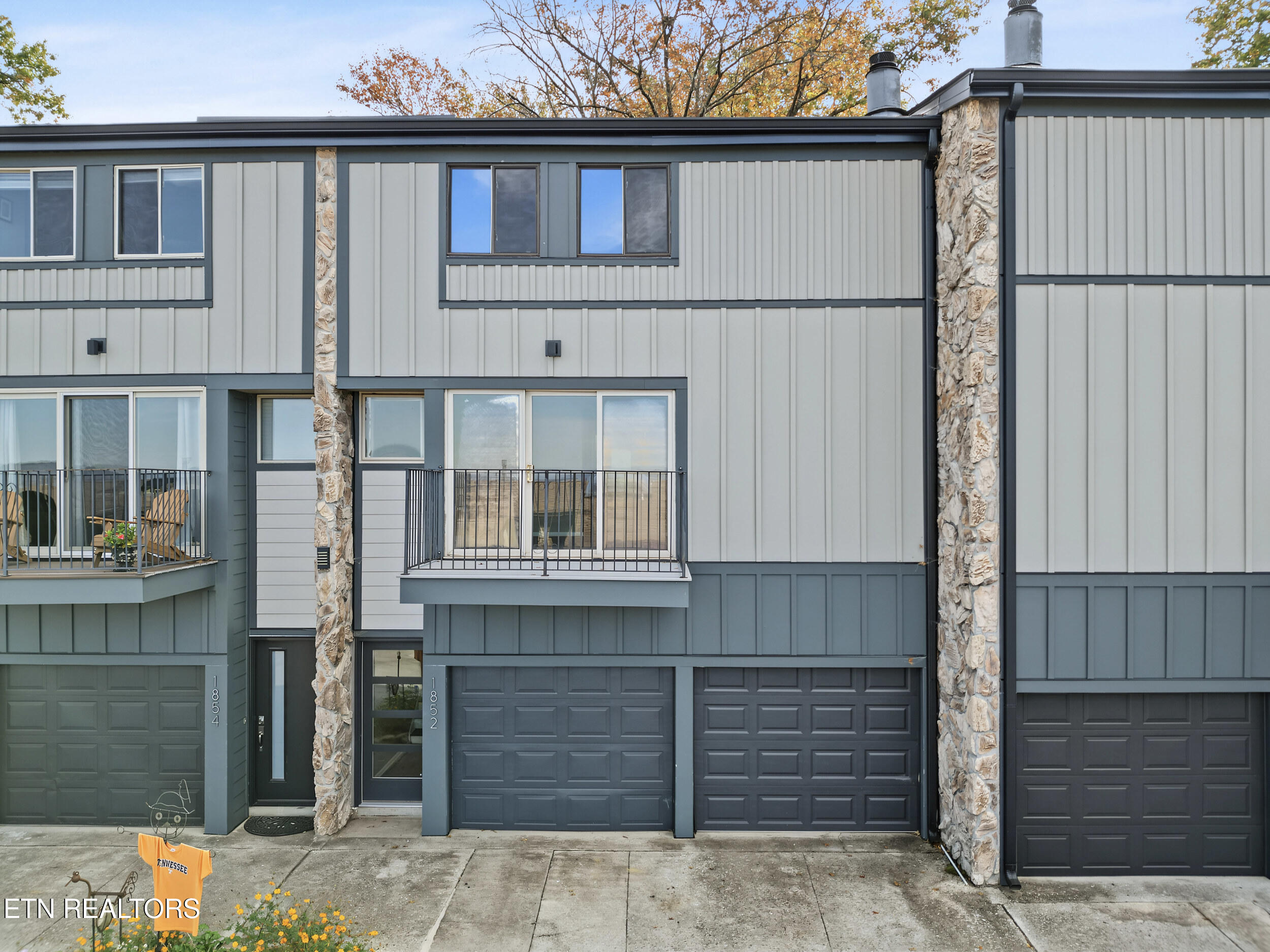 1852 Cherokee Bluff Drive Knoxville TN 37920