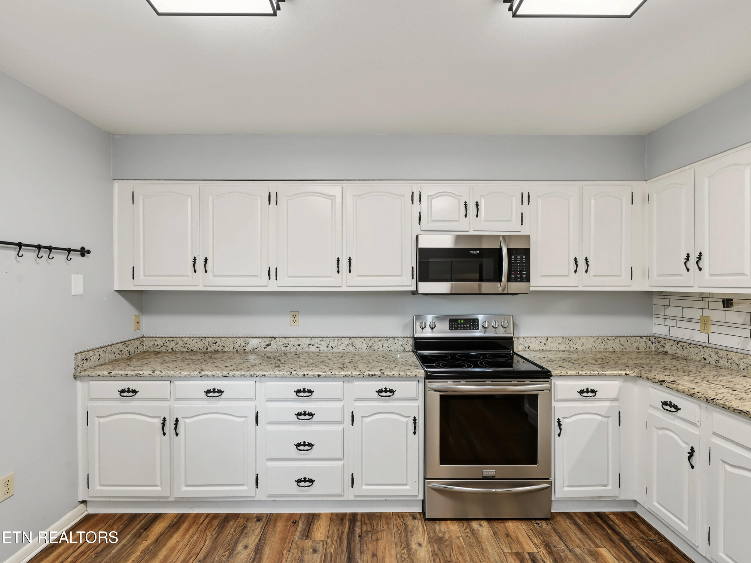 1852 Cherokee Bluff Drive Knoxville TN 37920