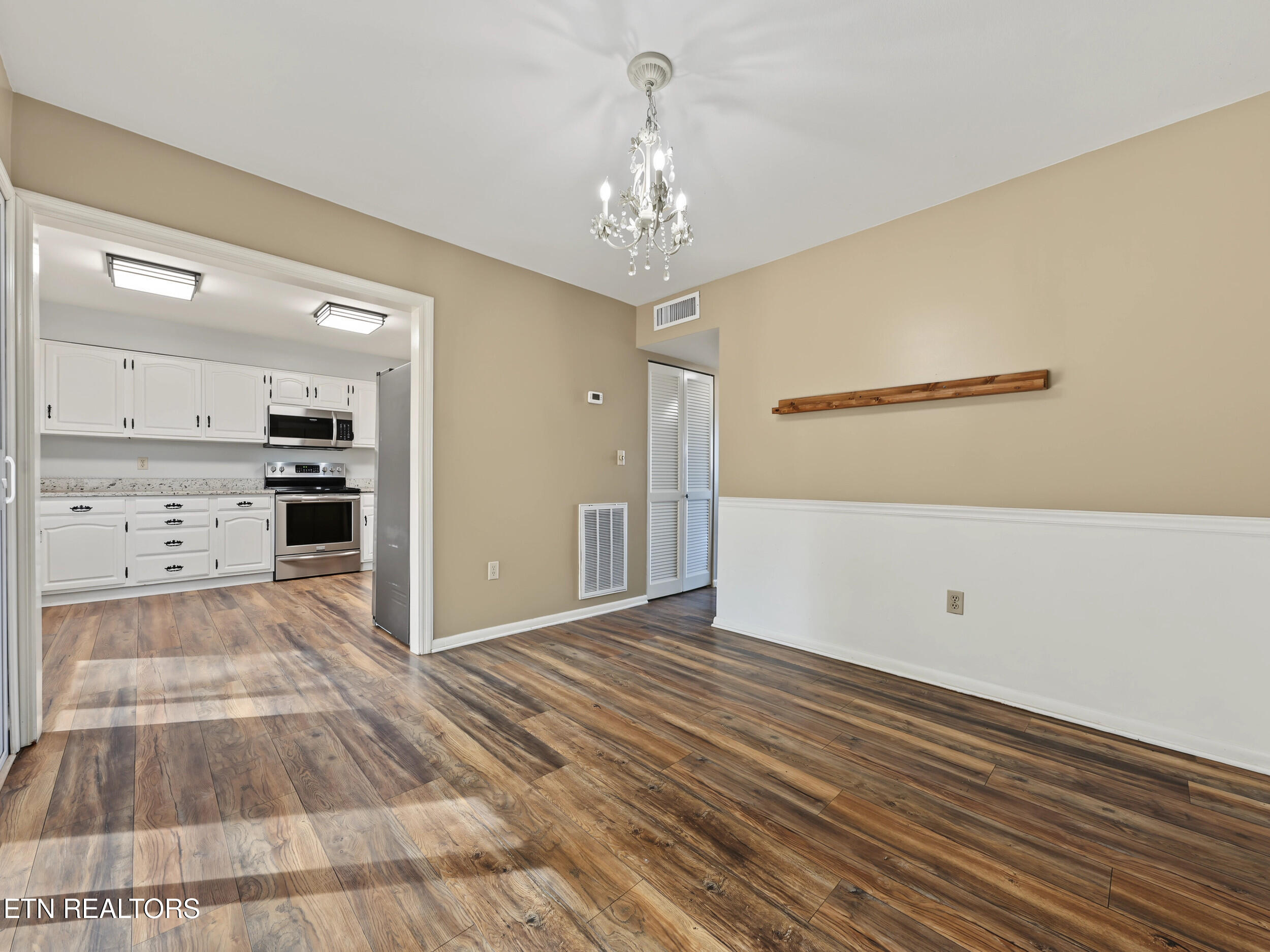 1852 Cherokee Bluff Drive Knoxville TN 37920