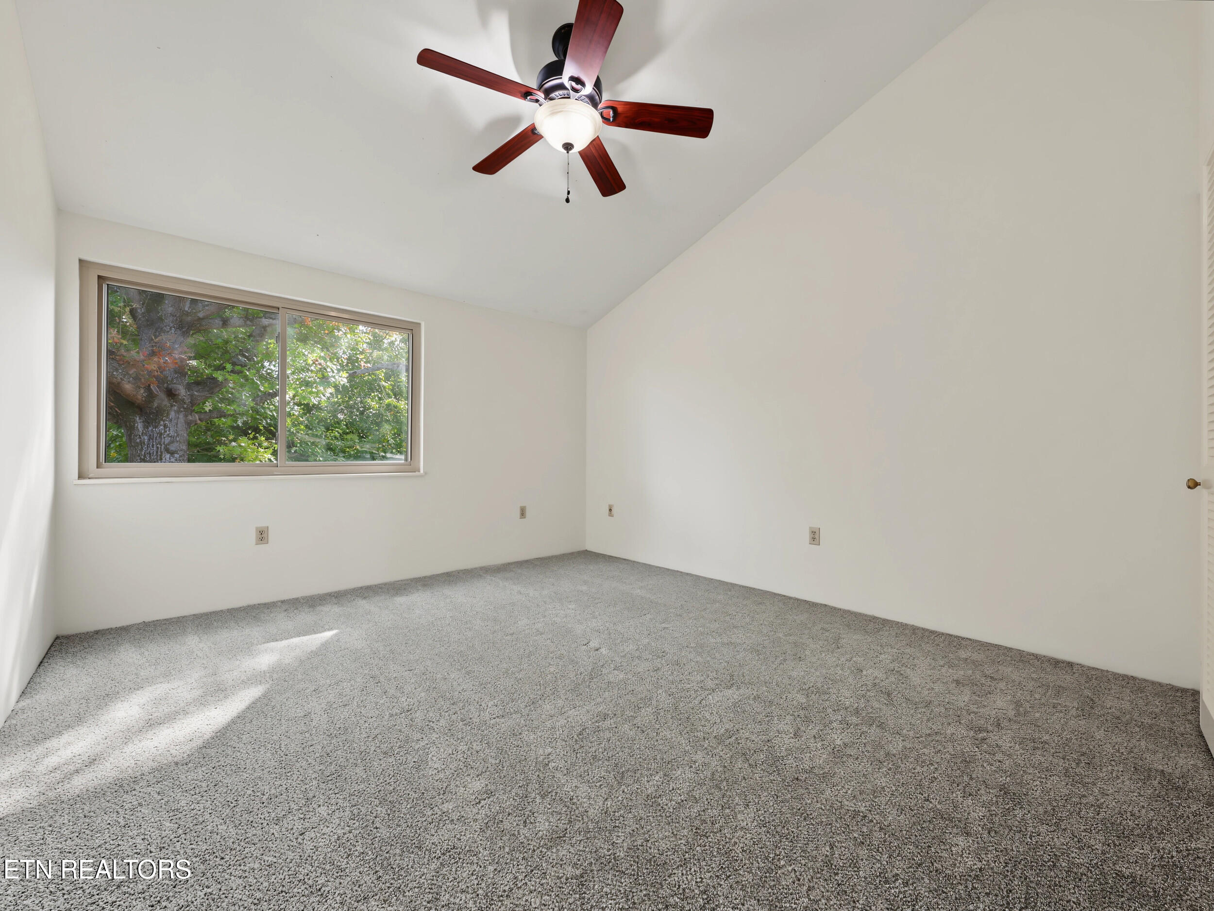 1852 Cherokee Bluff Drive Knoxville TN 37920