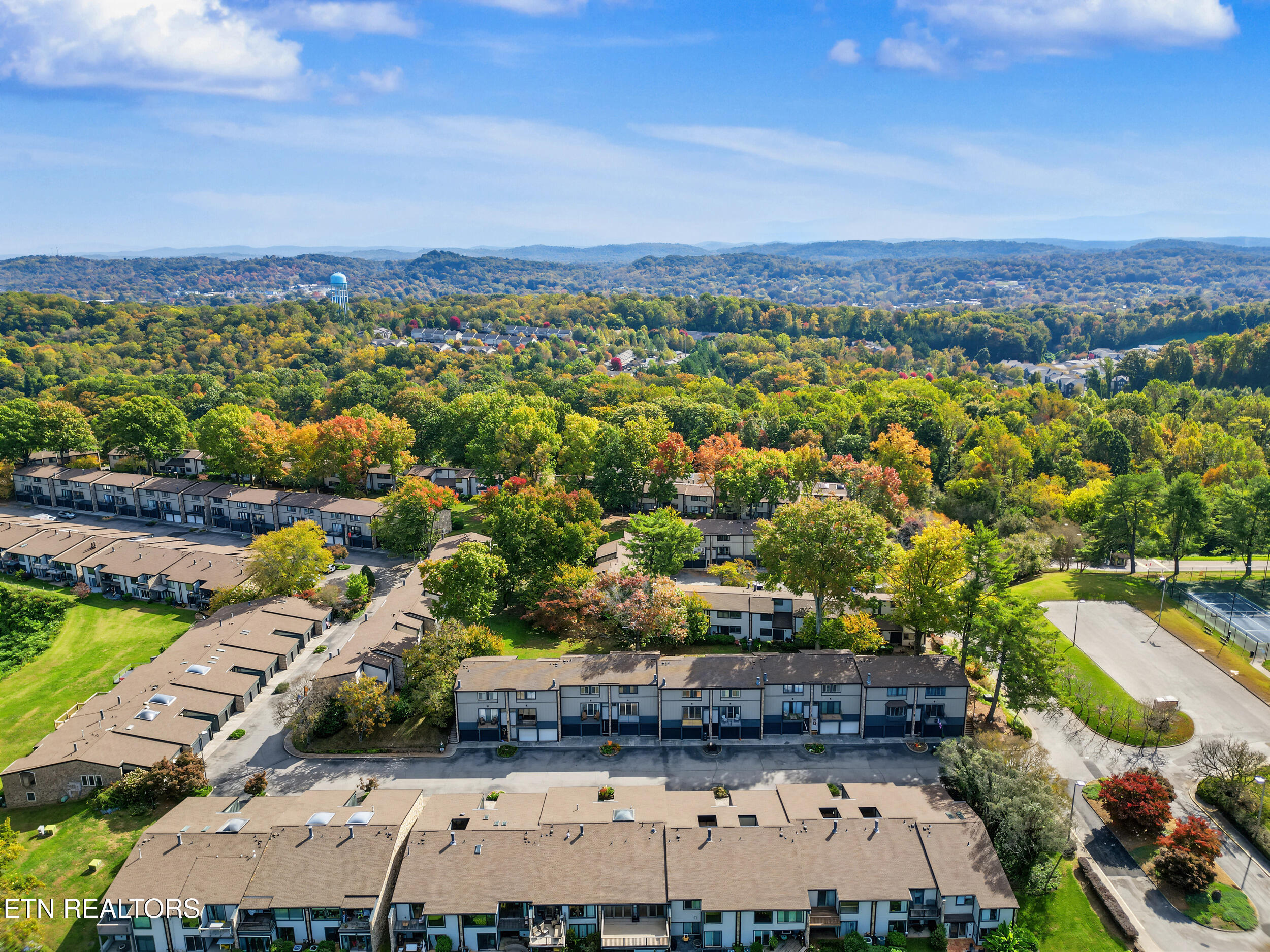 1852 Cherokee Bluff Drive Knoxville TN 37920
