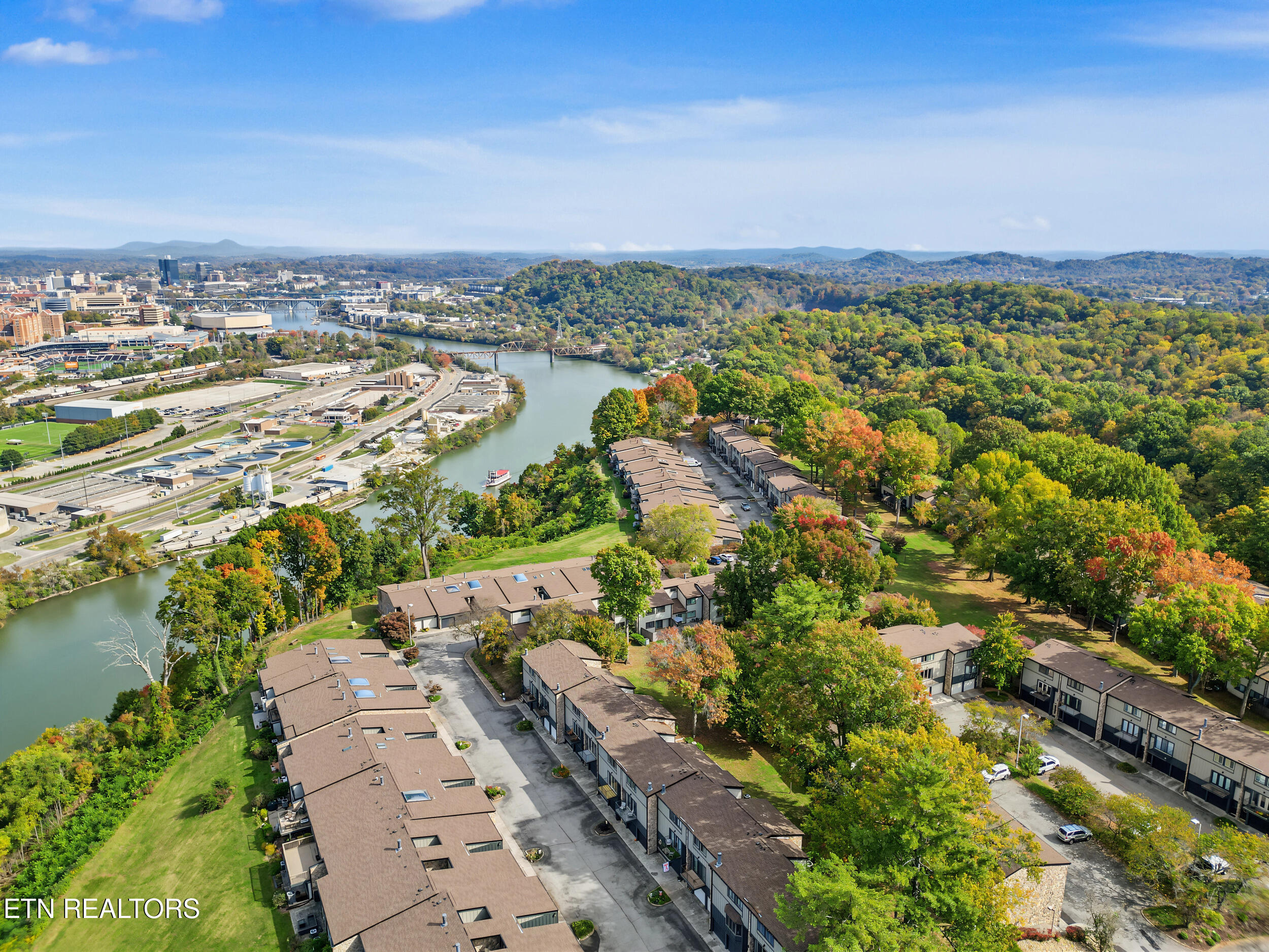 1852 Cherokee Bluff Drive Knoxville TN 37920