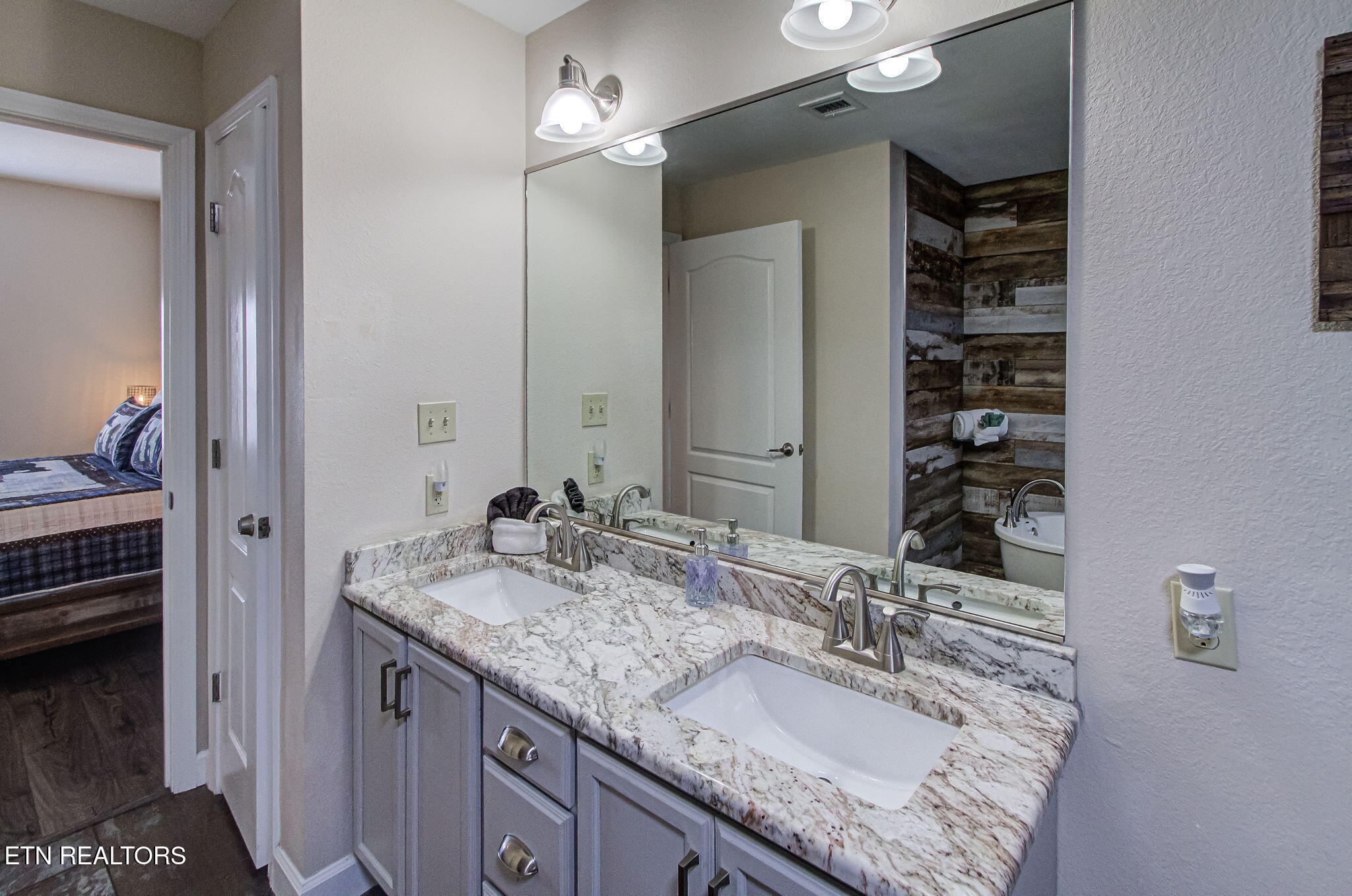 124 Plaza Drive Pigeon Forge TN 37863