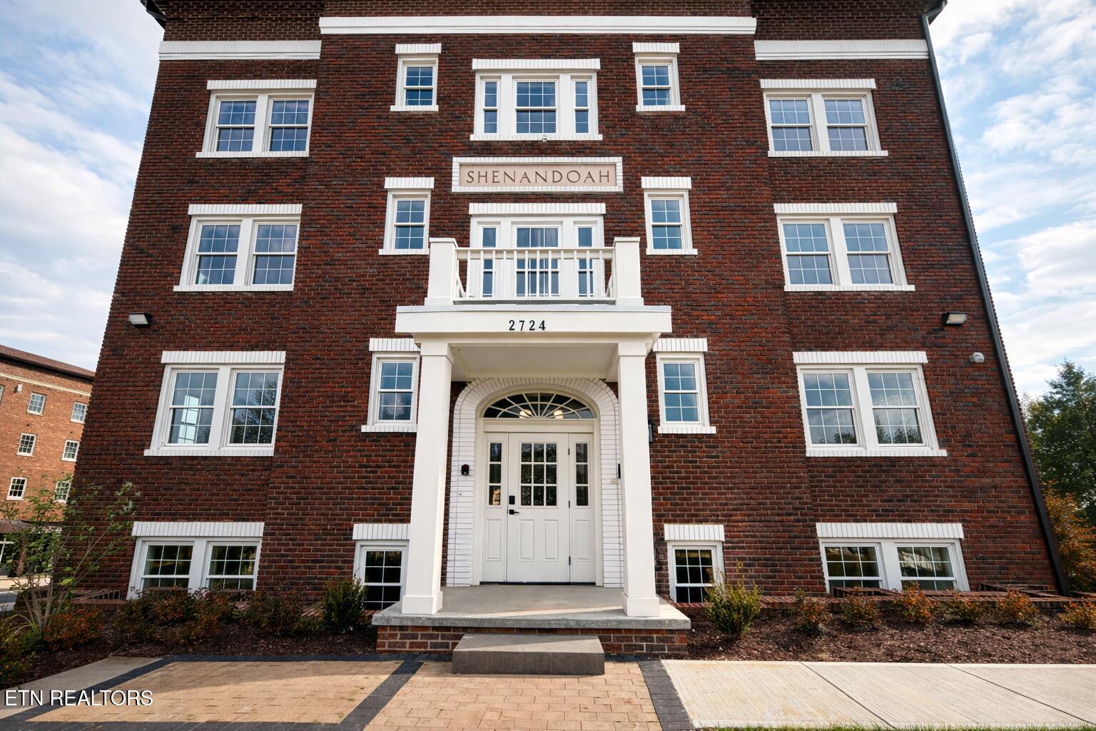 2724 E Magnolia Avenue Knoxville TN 37914
