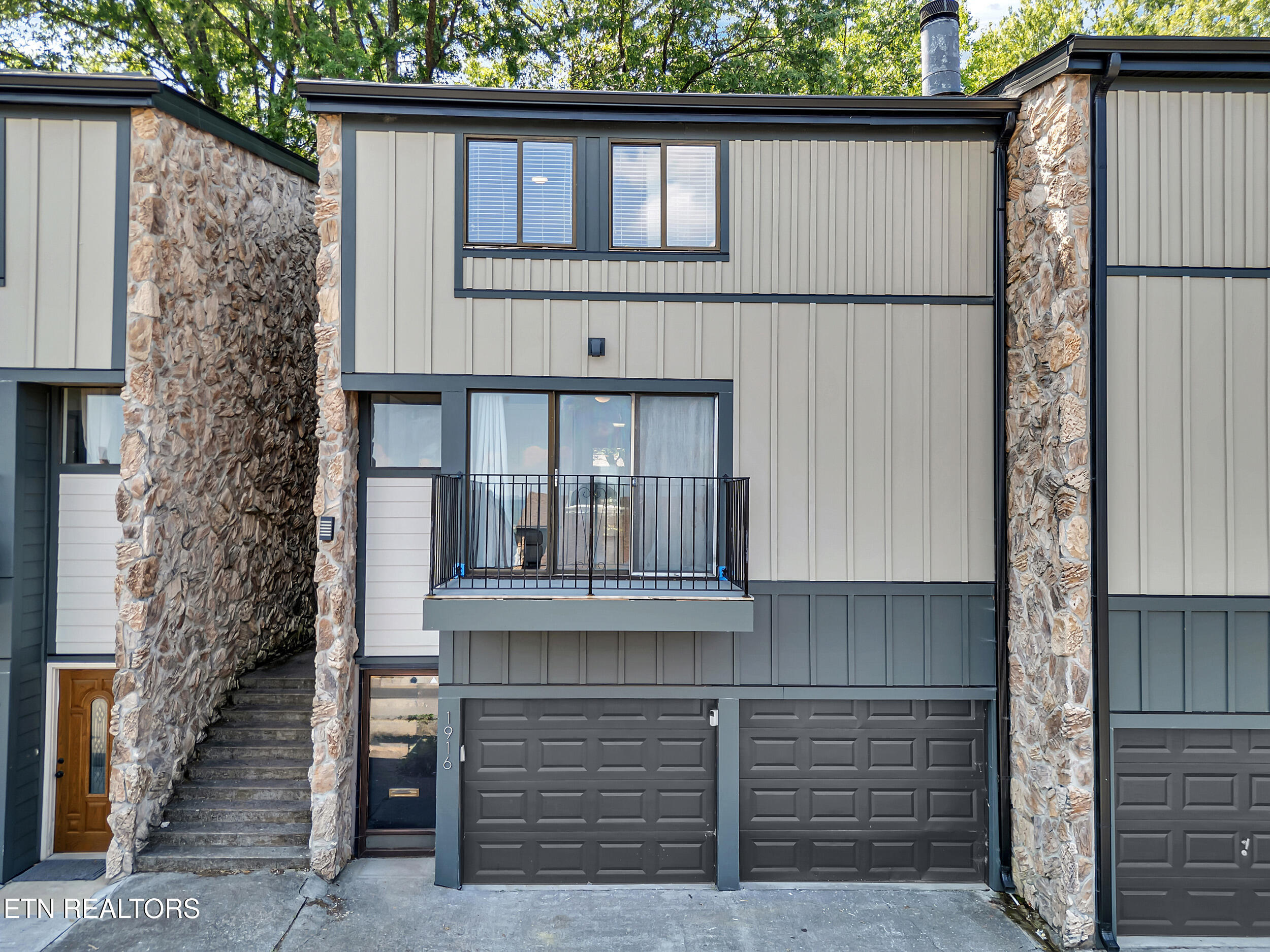 1916 Cherokee Bluff Drive Knoxville TN 37920