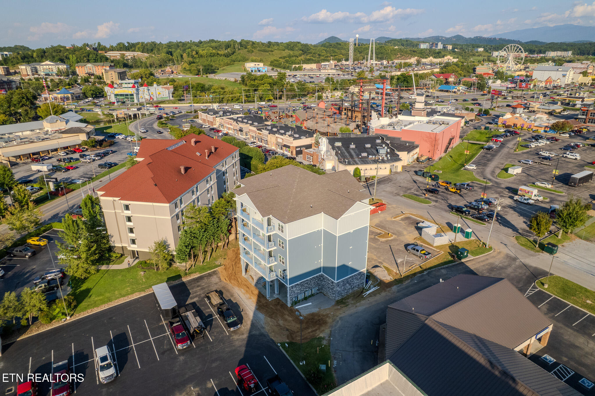 129 Sugarfoot Way Pigeon Forge TN 37863