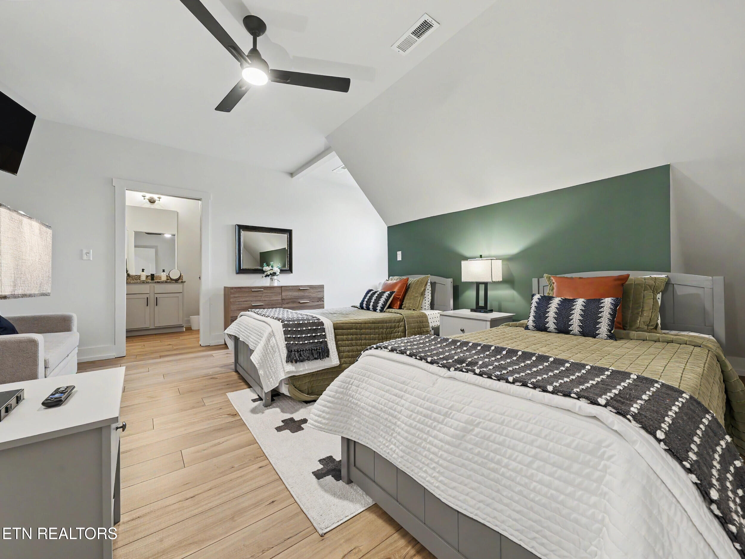 426 Fleeta Williams Way Sevierville TN 37862