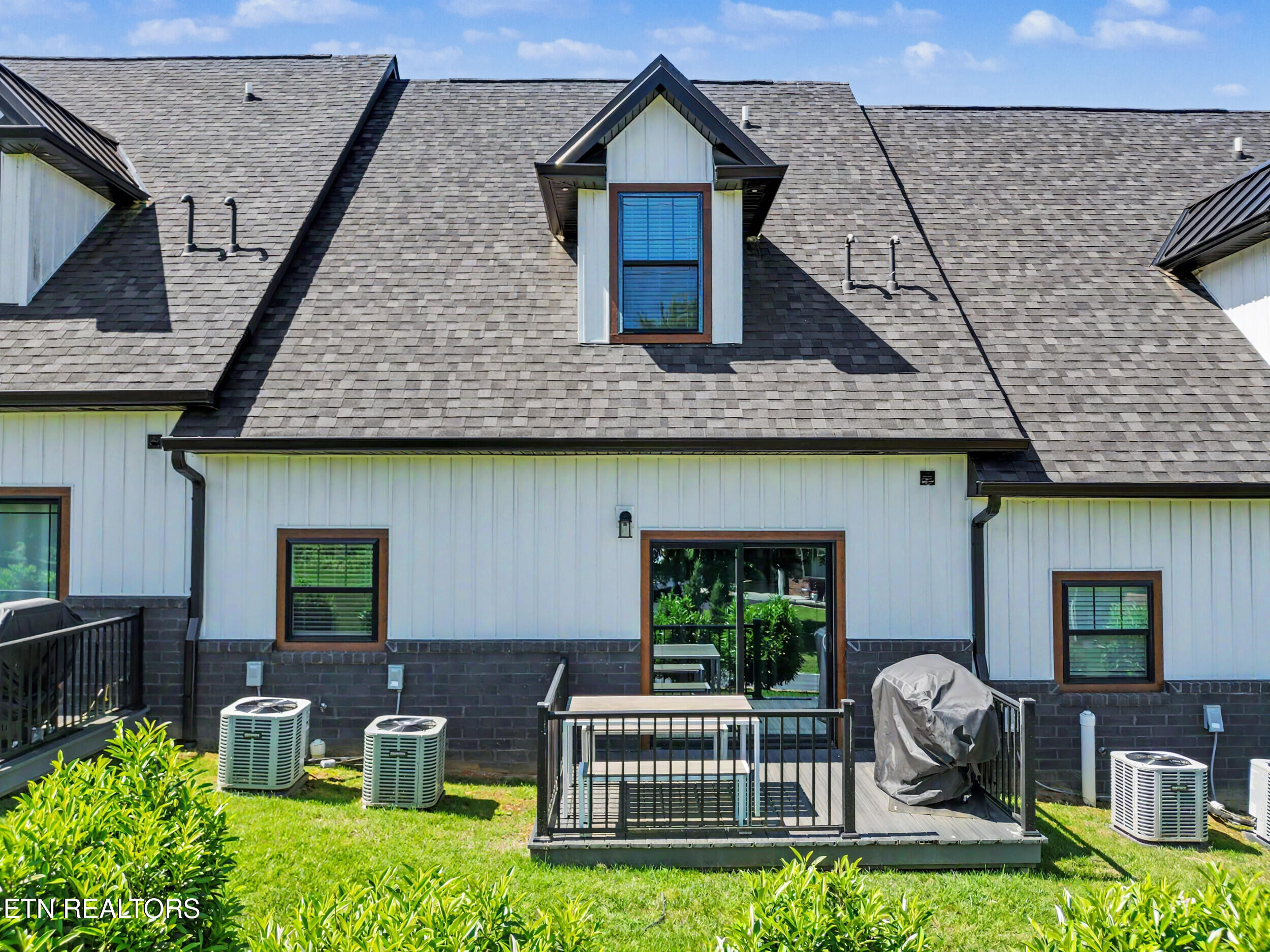 426 Fleeta Williams Way Sevierville TN 37862