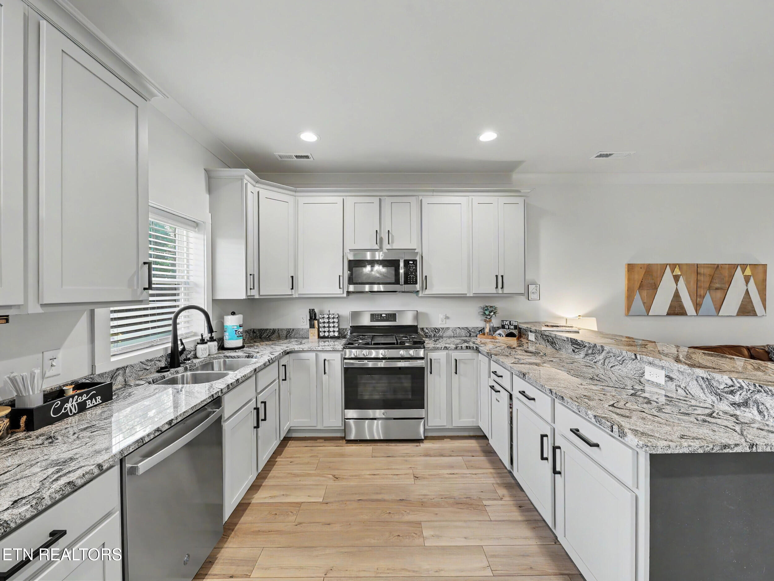 426 Fleeta Williams Way Sevierville TN 37862