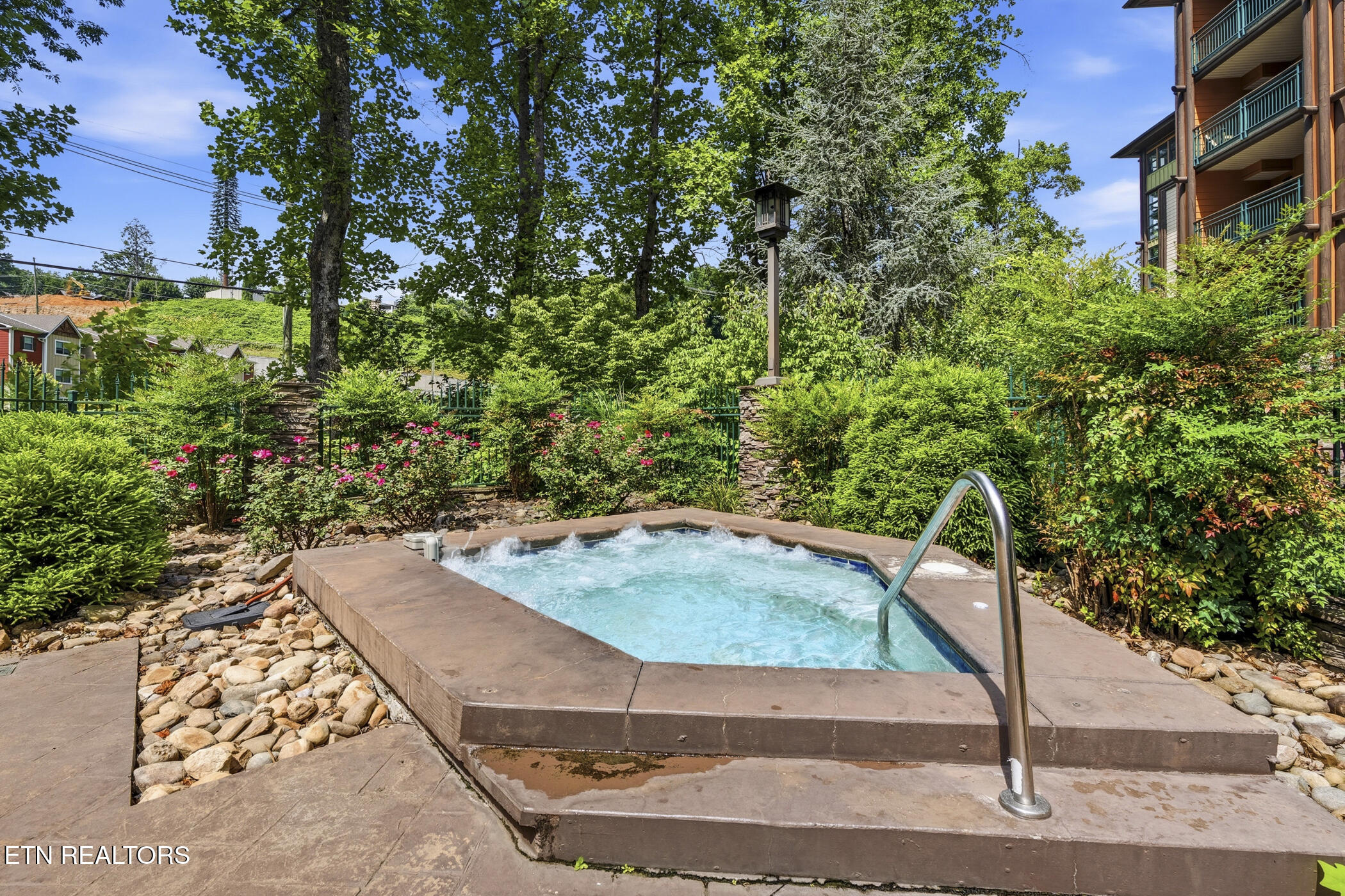 215 Woliss Lane Gatlinburg TN 37738