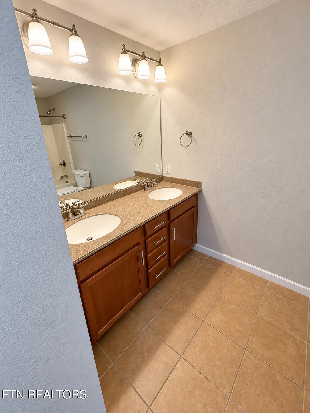 1135 Crested Springs Way Knoxville TN 37923