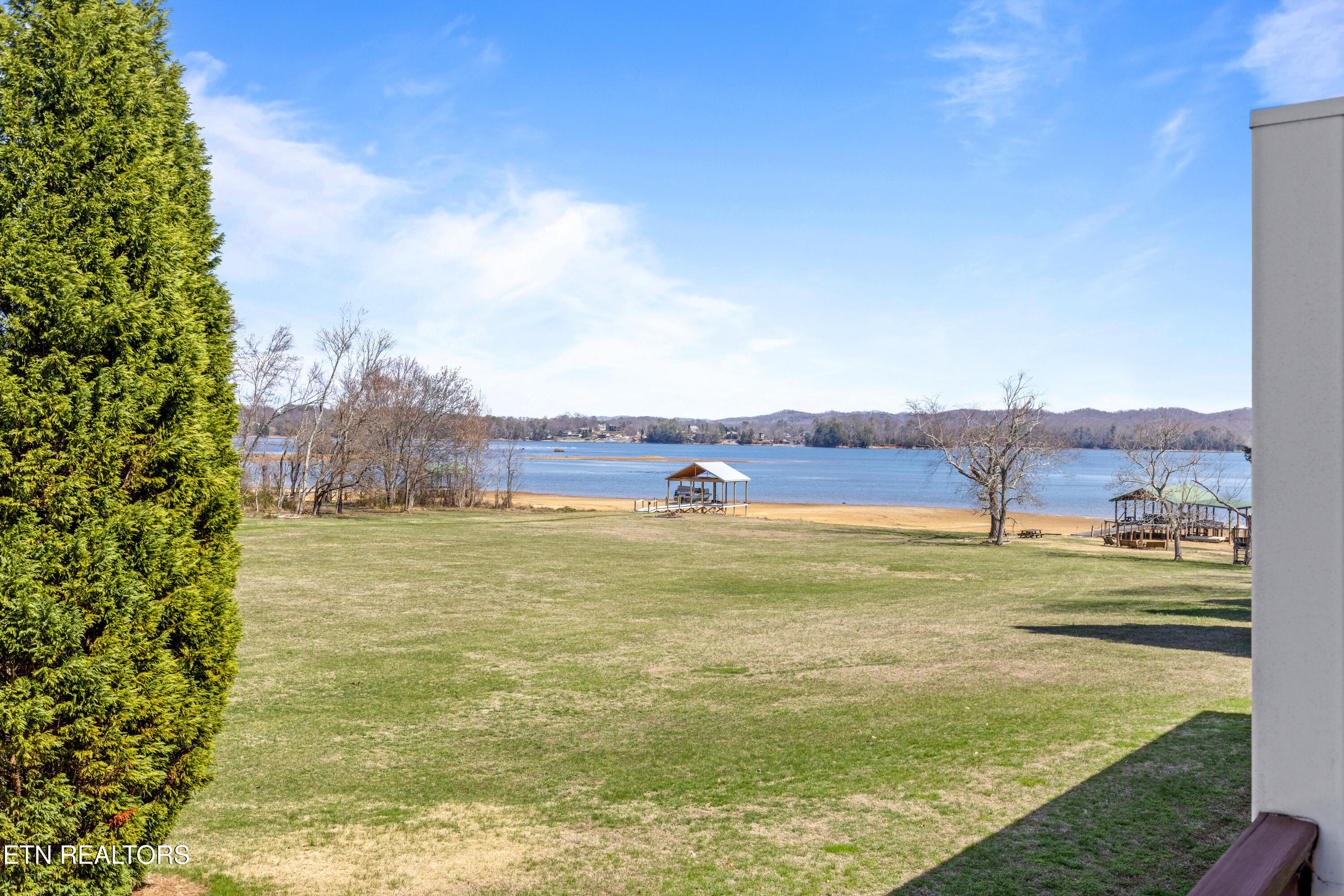 1235 New Lake Road Spring City TN 37381