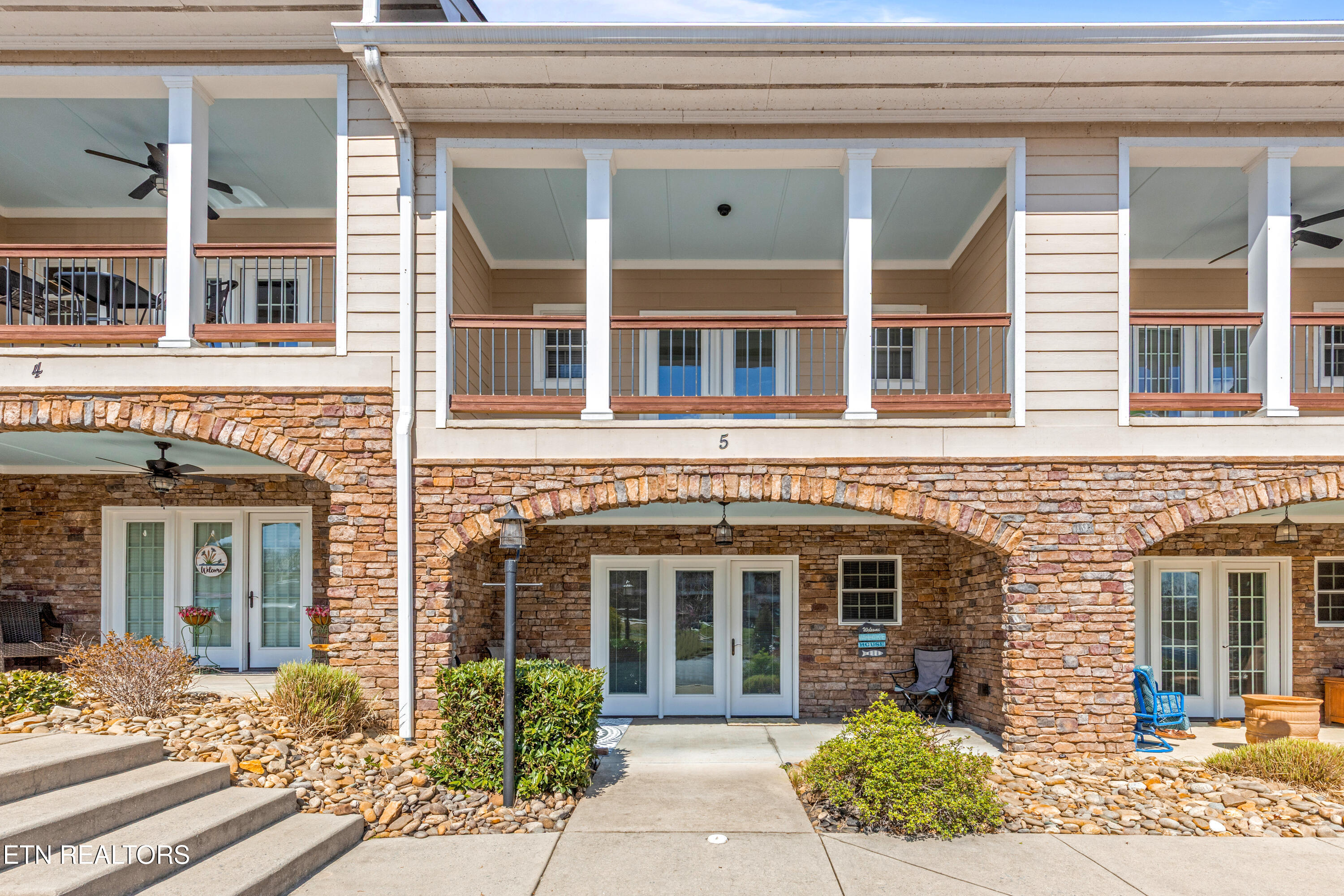 1235 New Lake Road Spring City TN 37381