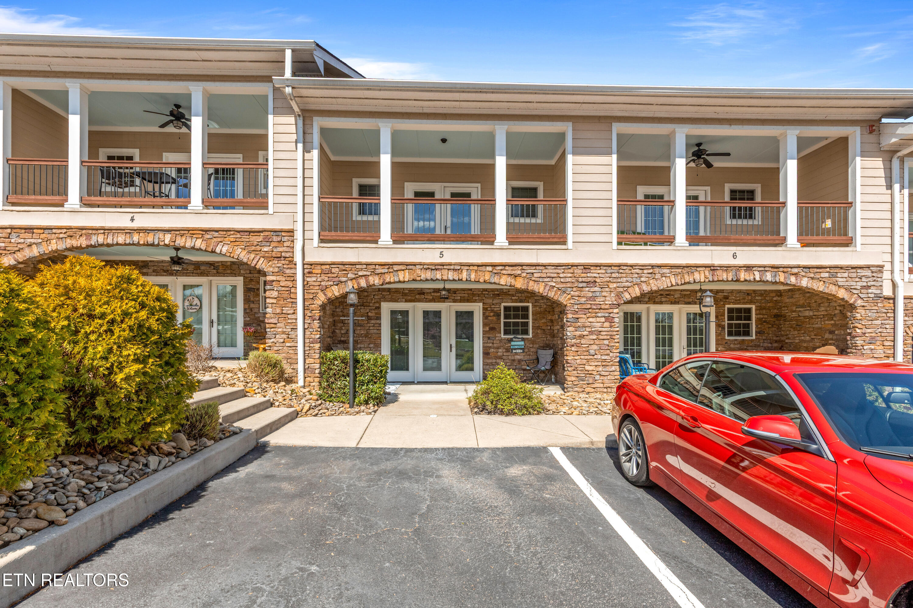 1235 New Lake Road Spring City TN 37381