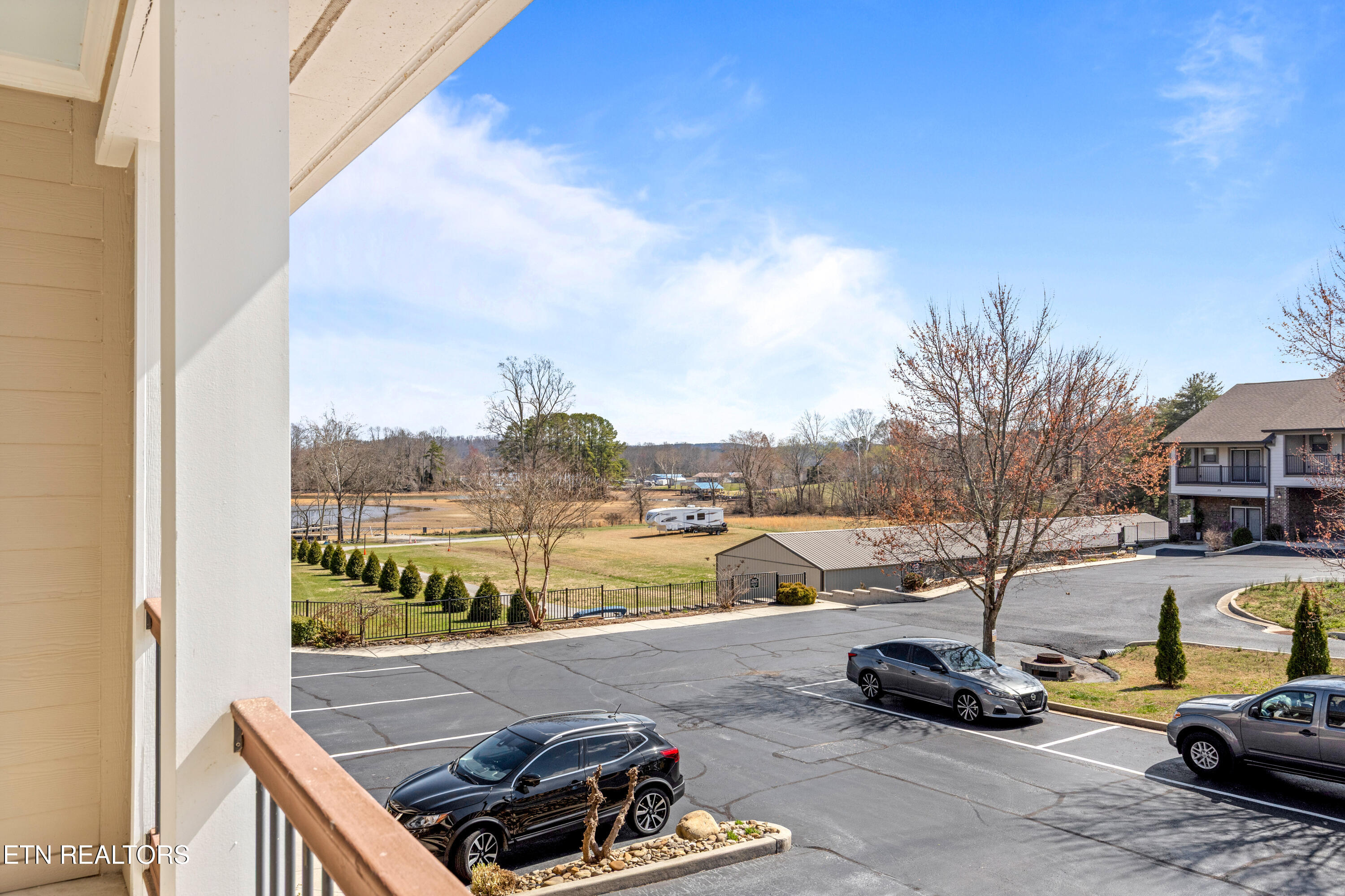 1235 New Lake Road Spring City TN 37381