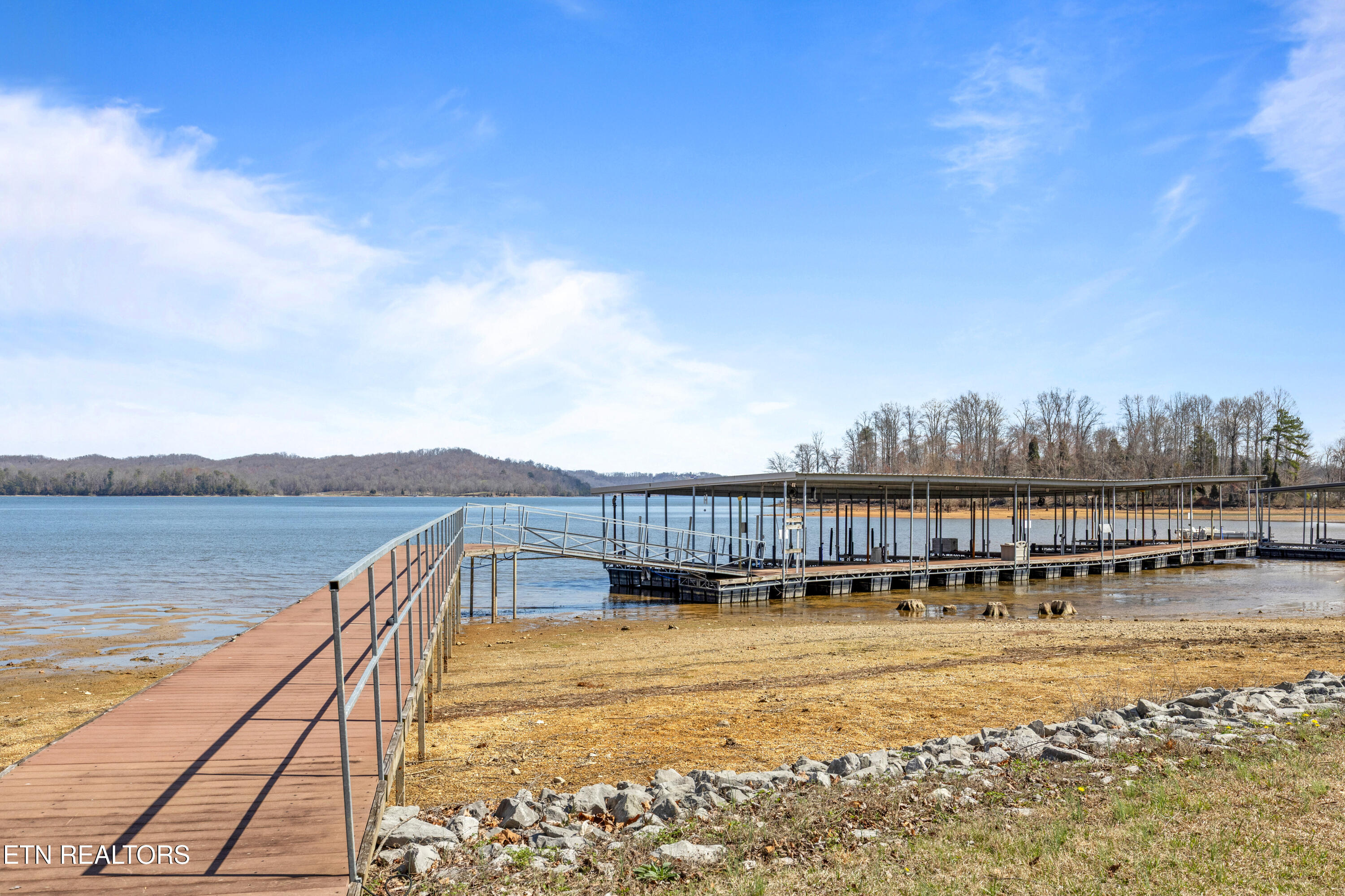 1235 New Lake Road Spring City TN 37381