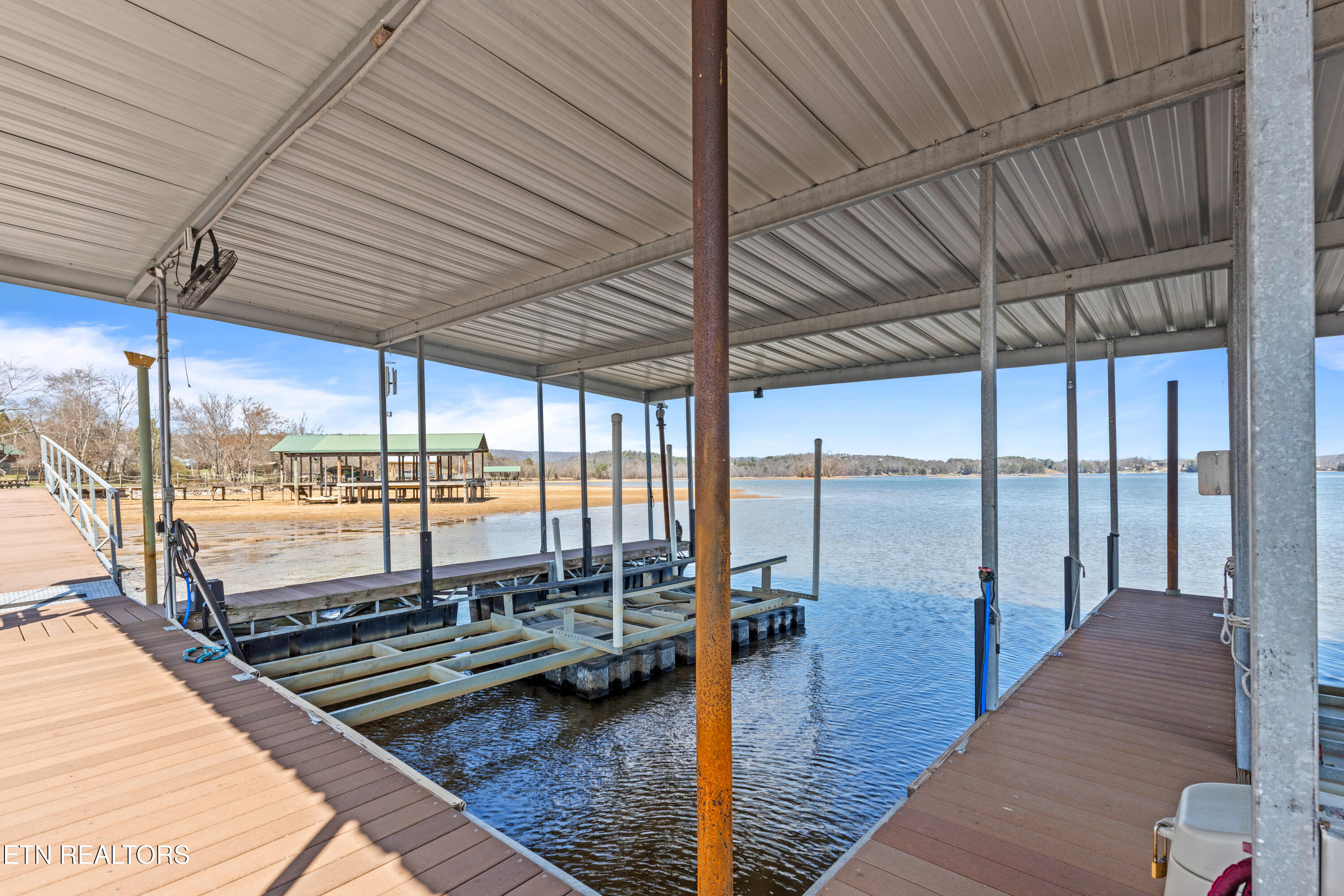 1235 New Lake Road Spring City TN 37381