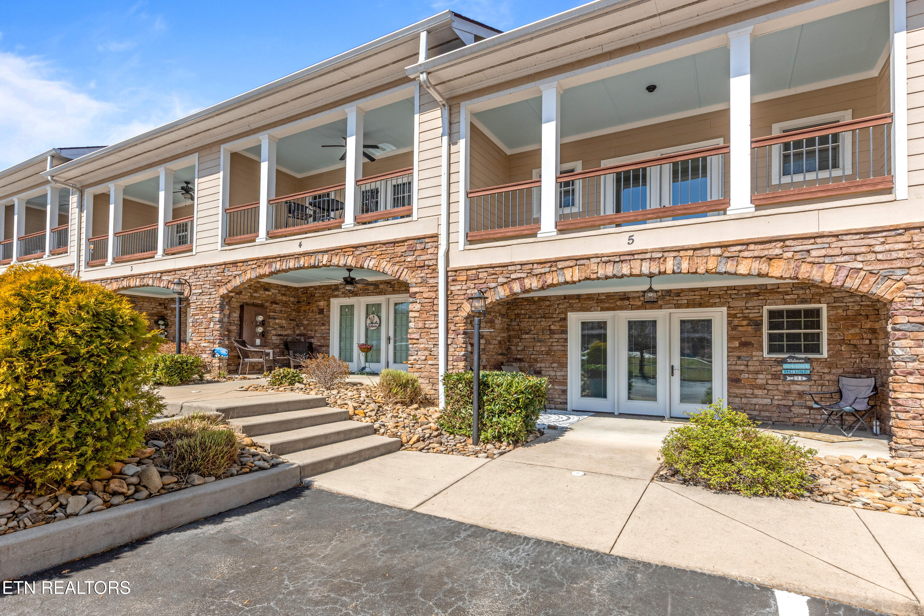 1235 New Lake Road Spring City TN 37381