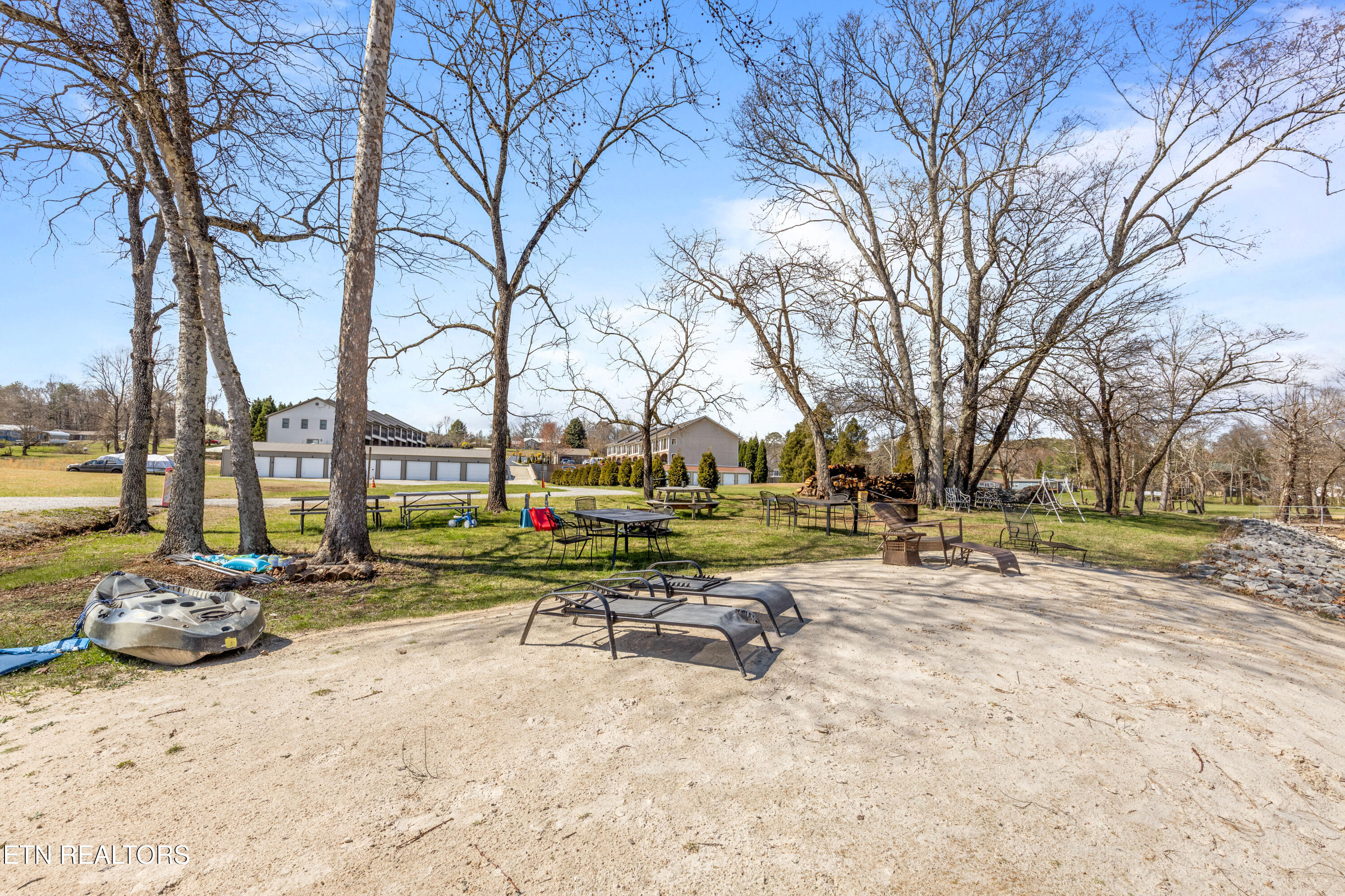 1235 New Lake Road Spring City TN 37381