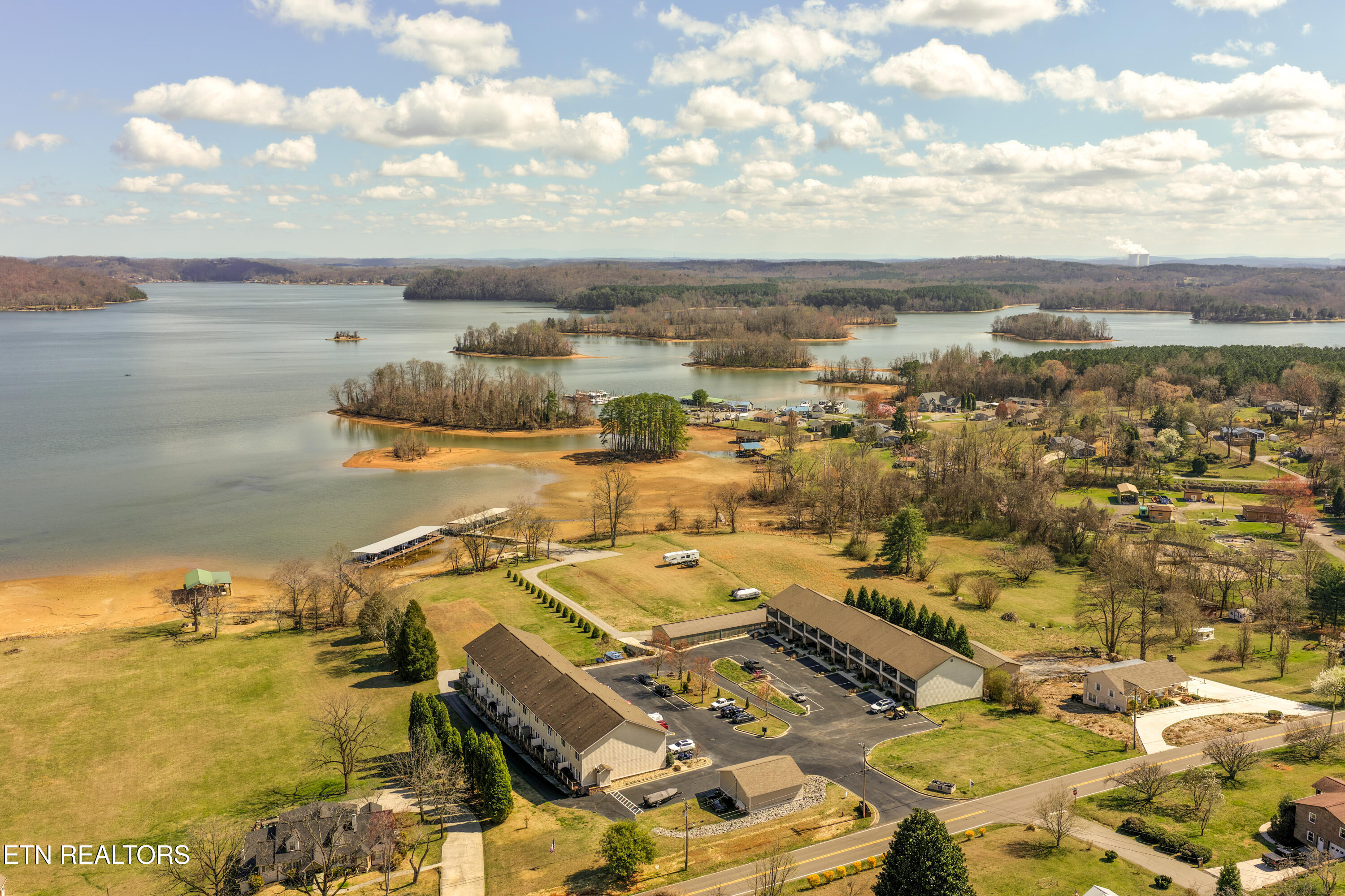 1235 New Lake Road Spring City TN 37381