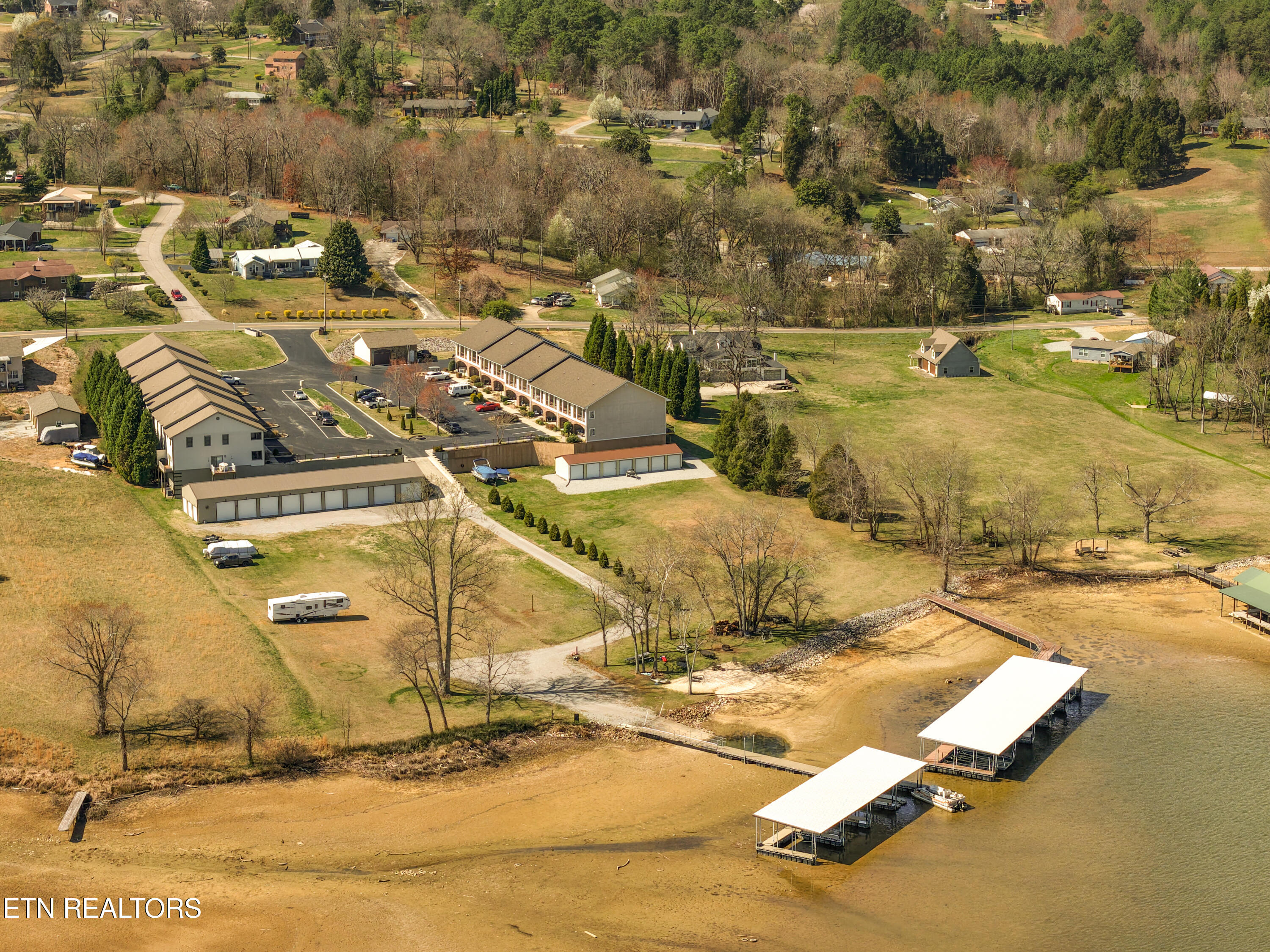 1235 New Lake Road Spring City TN 37381