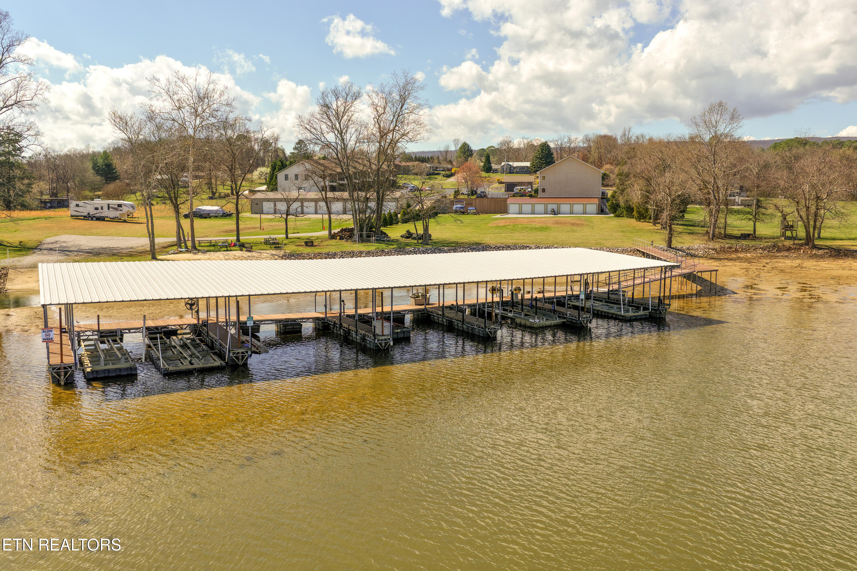 1235 New Lake Road Spring City TN 37381