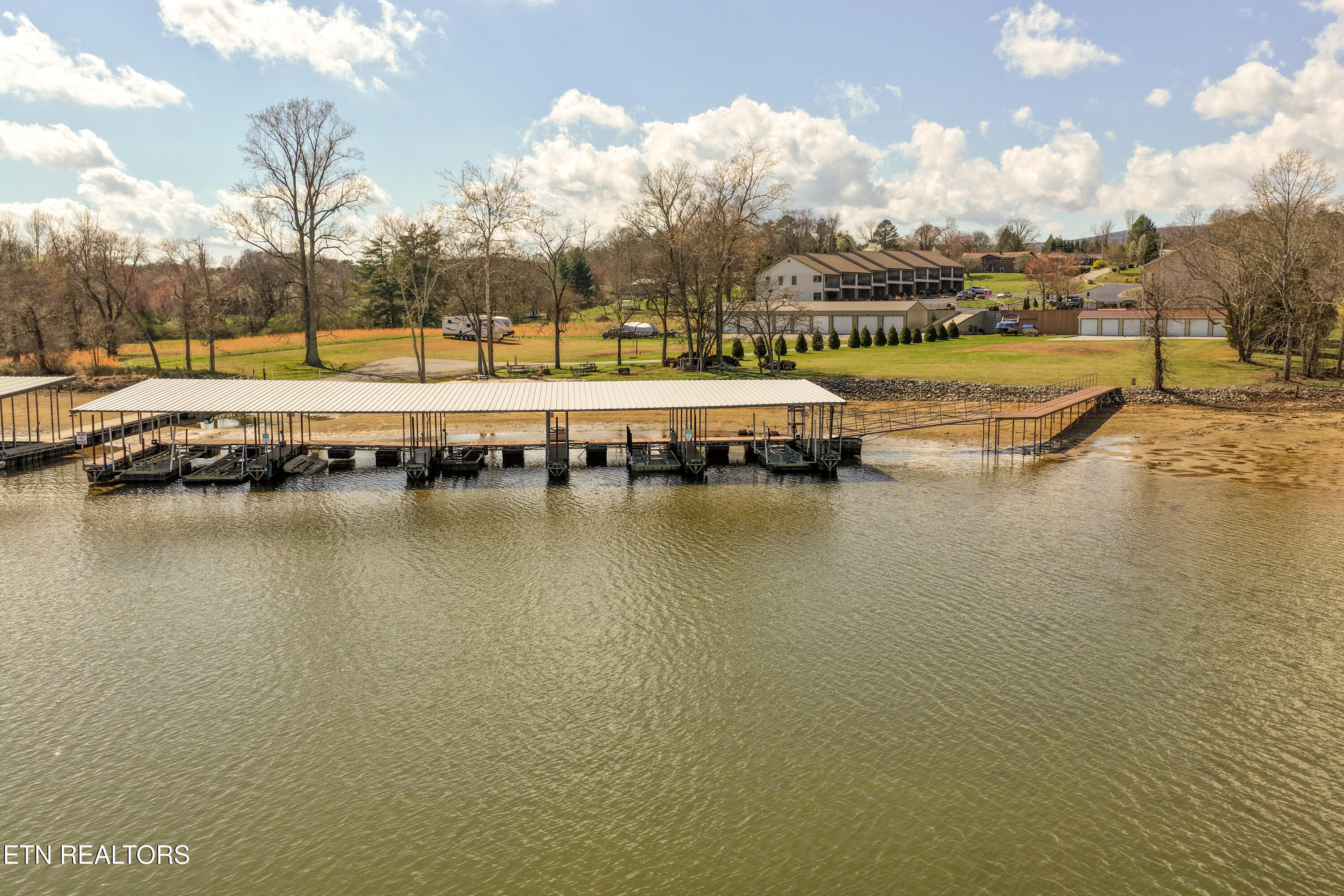 1235 New Lake Road Spring City TN 37381