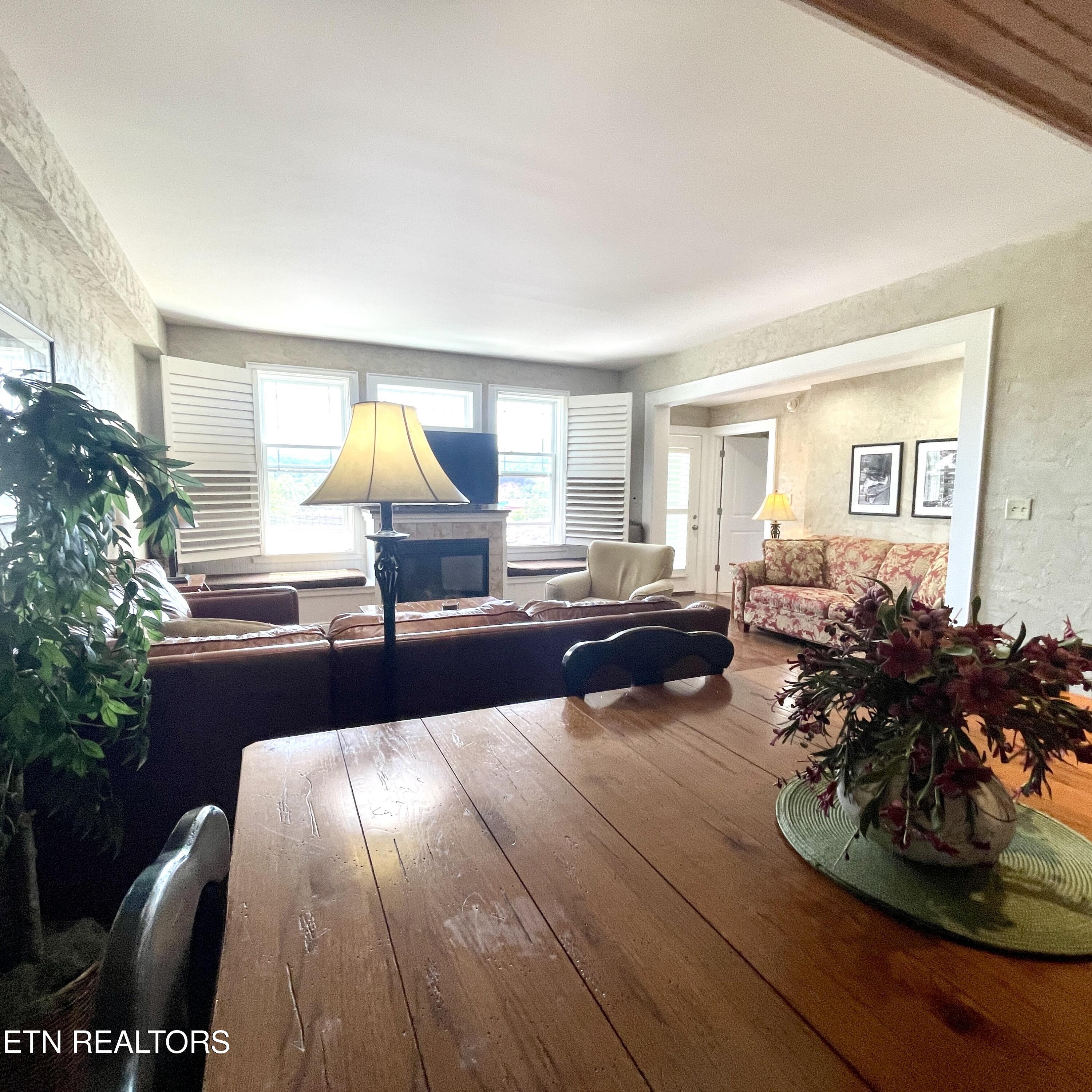 3415 Teaster Lane Pigeon Forge TN 37863