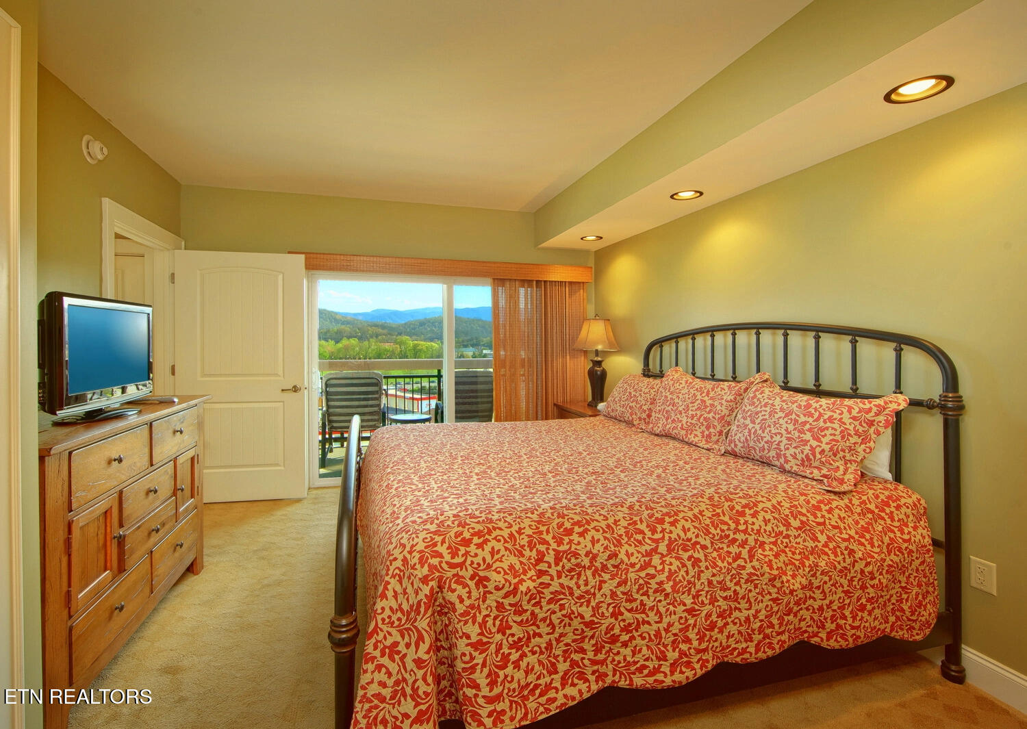3415 Teaster Lane Pigeon Forge TN 37863