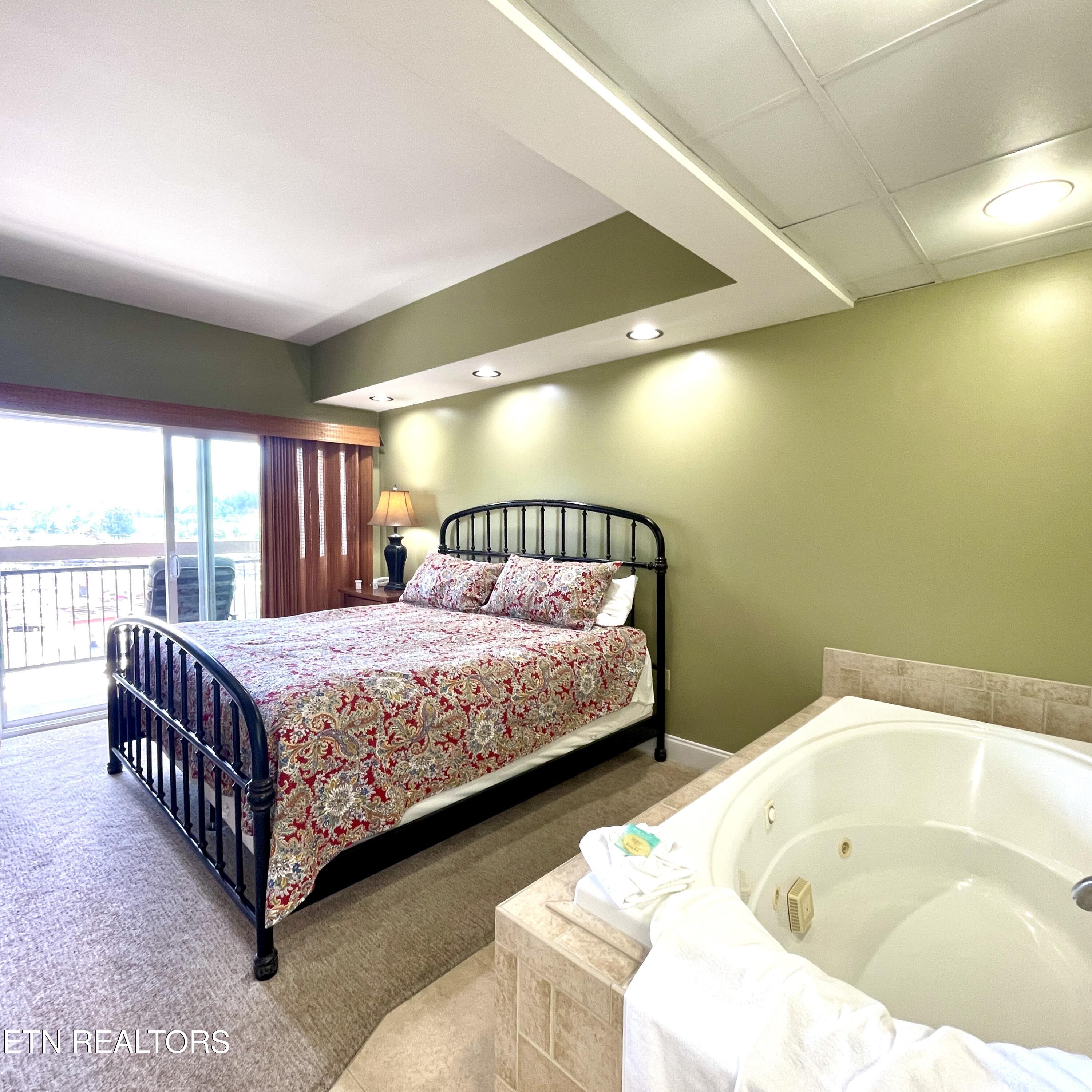 3415 Teaster Lane Pigeon Forge TN 37863